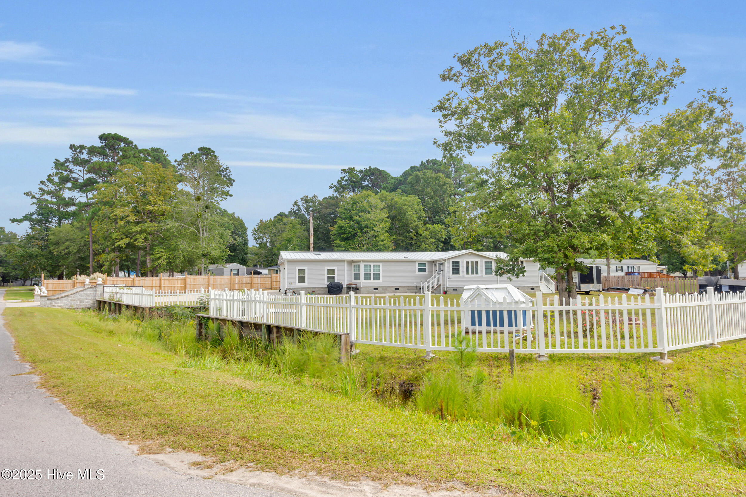 414 W Branch Drive, Newport, NC, 28570