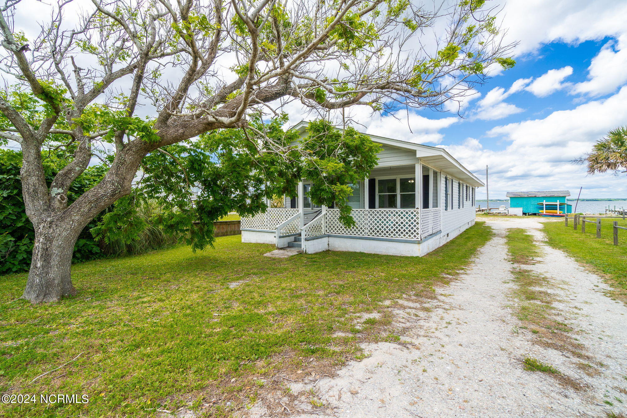 Homes for sale in Salter Path, NC | 1086 Salter Path Rd, Salter Path, NC 28512 | MLS# 100513192