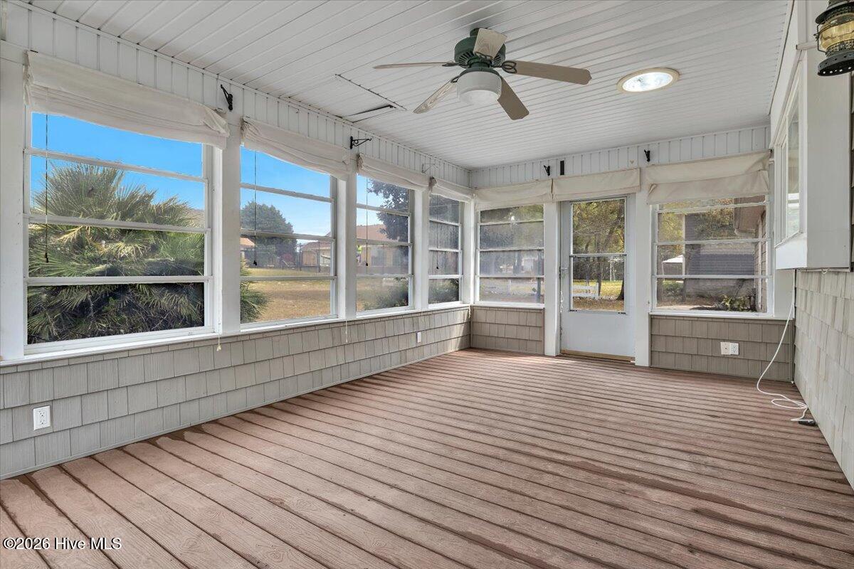 100564620 | Photo 44