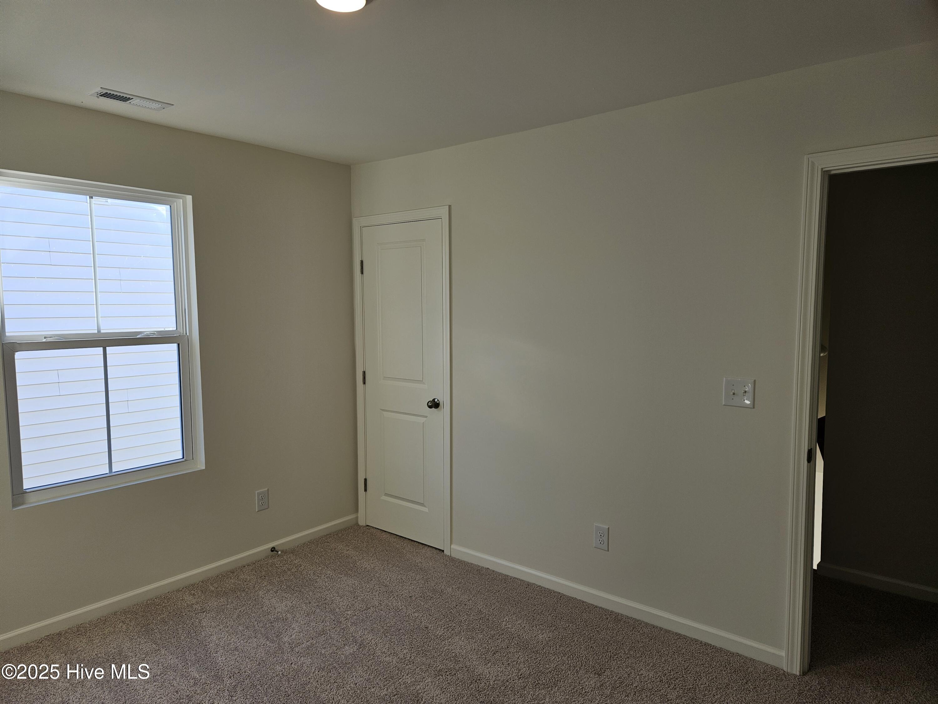 100537305 | Photo 18