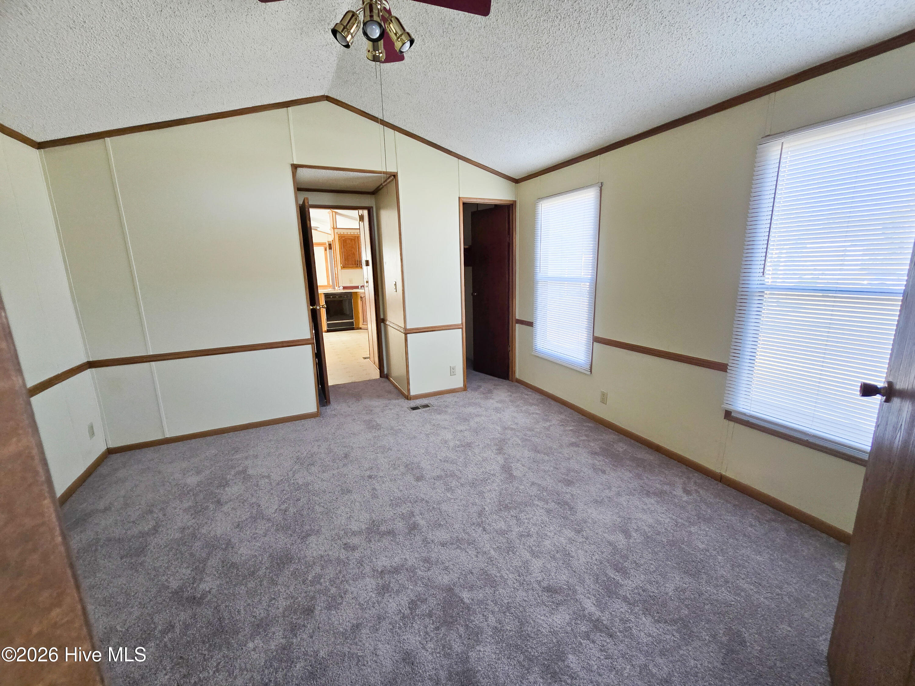 100552287 | Photo 10