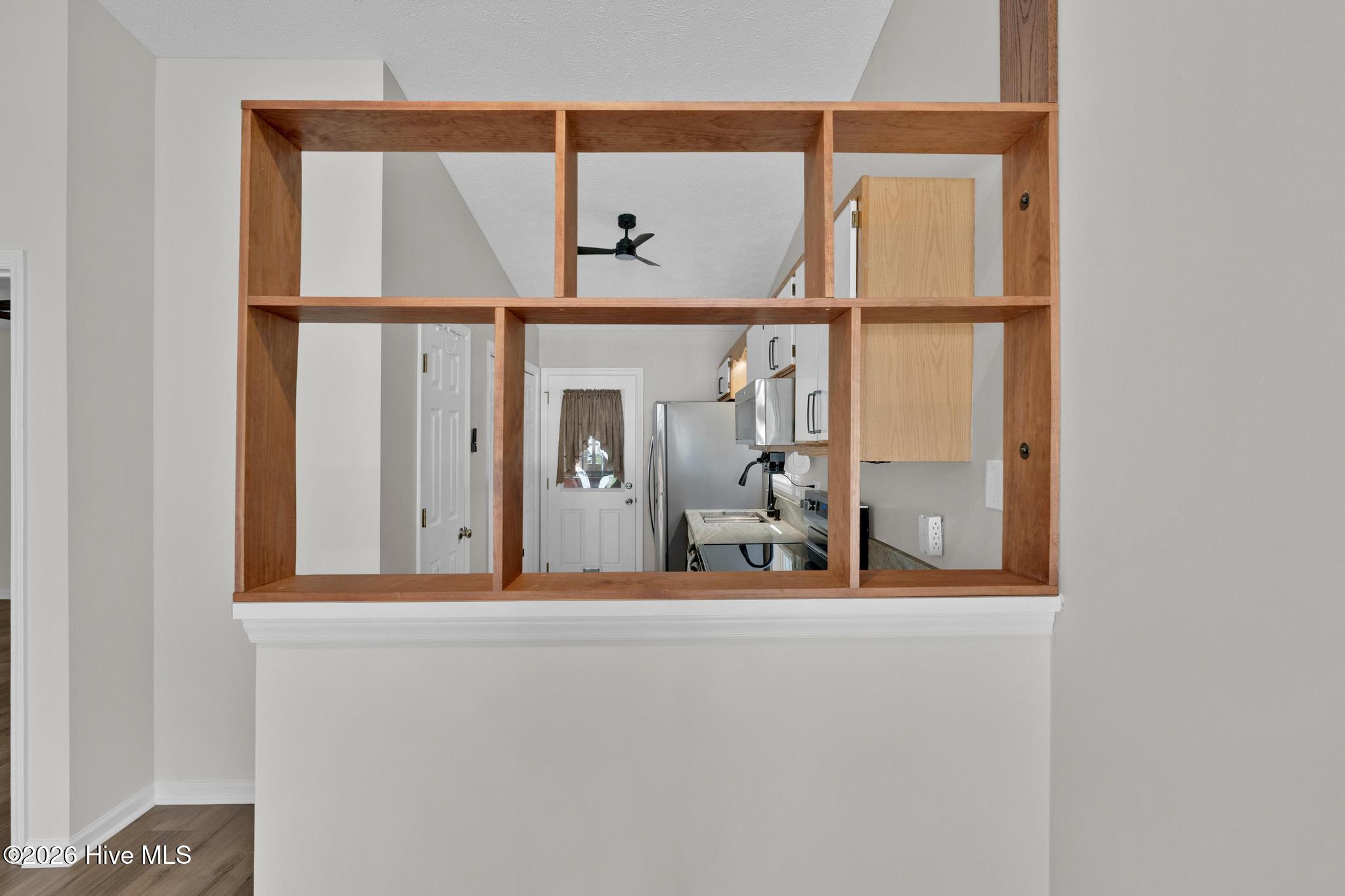 100566412 | Photo 34