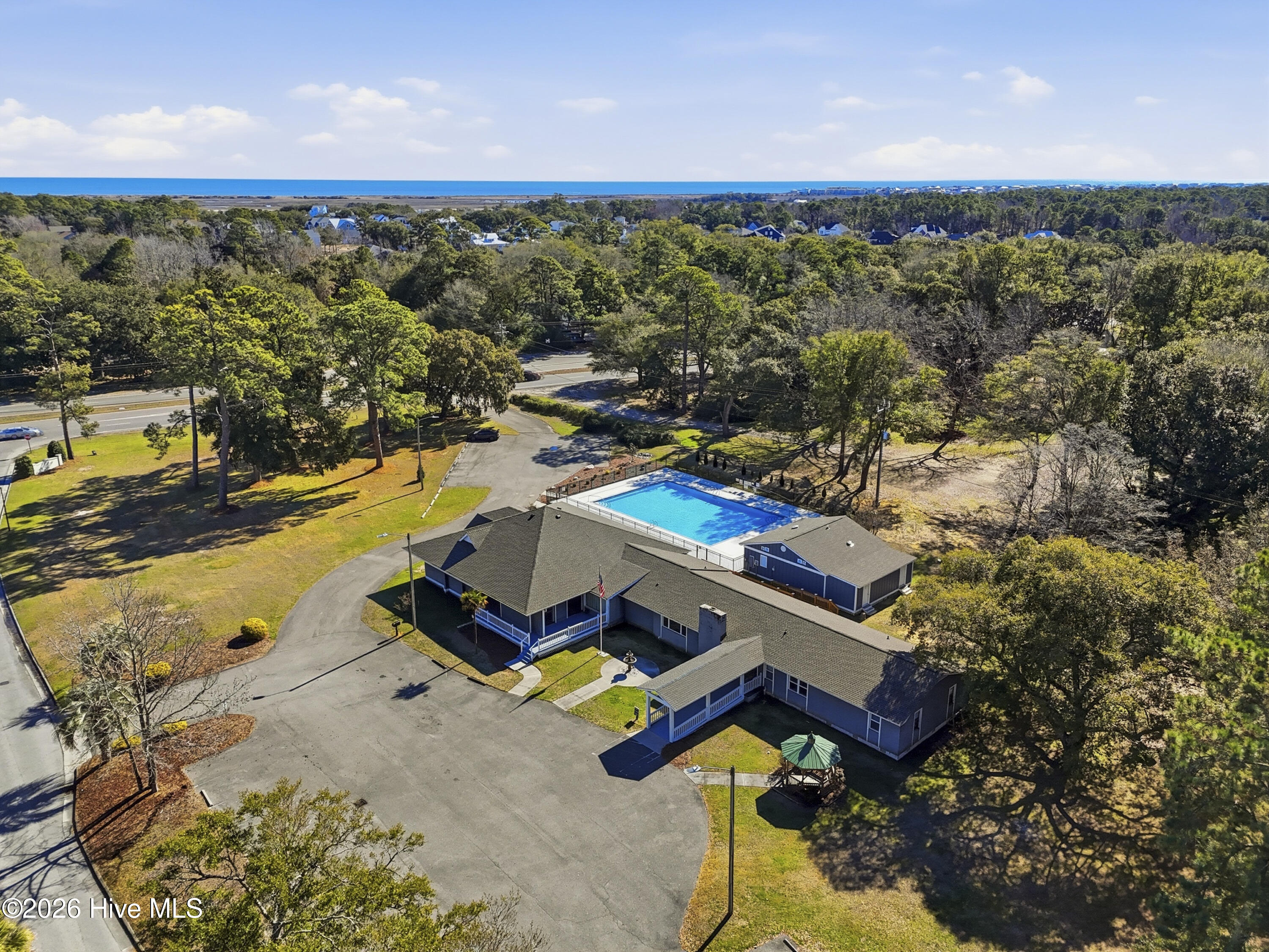 100549882 | Photo 46