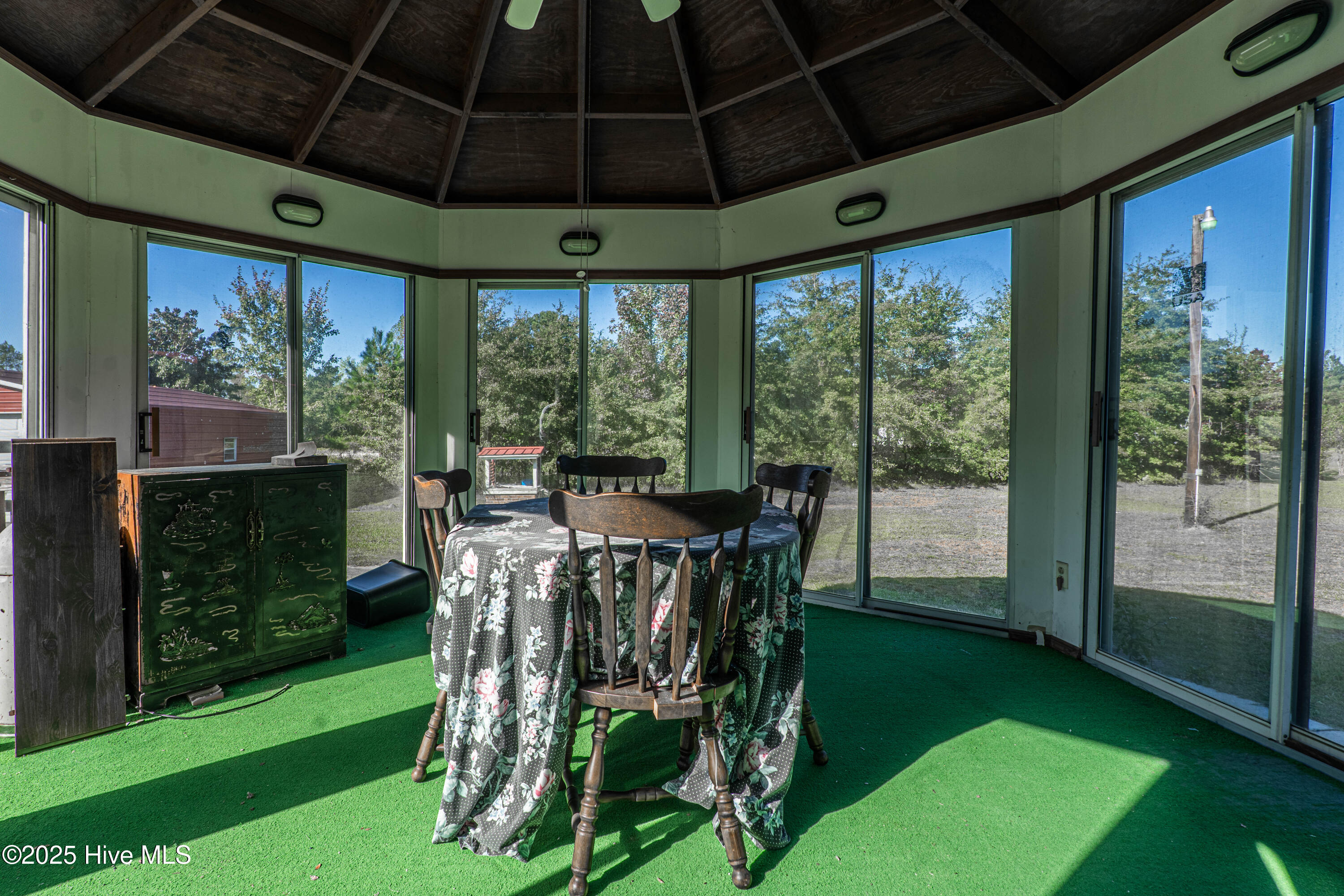 100536472 | Photo 52