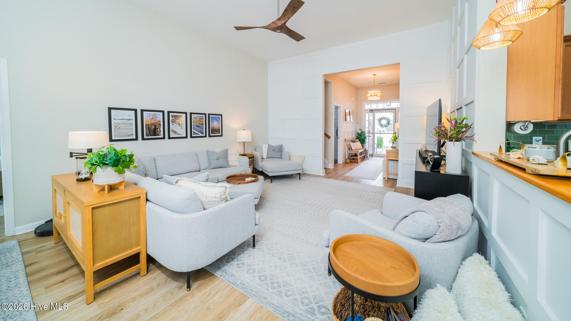 100557894 | Photo 29