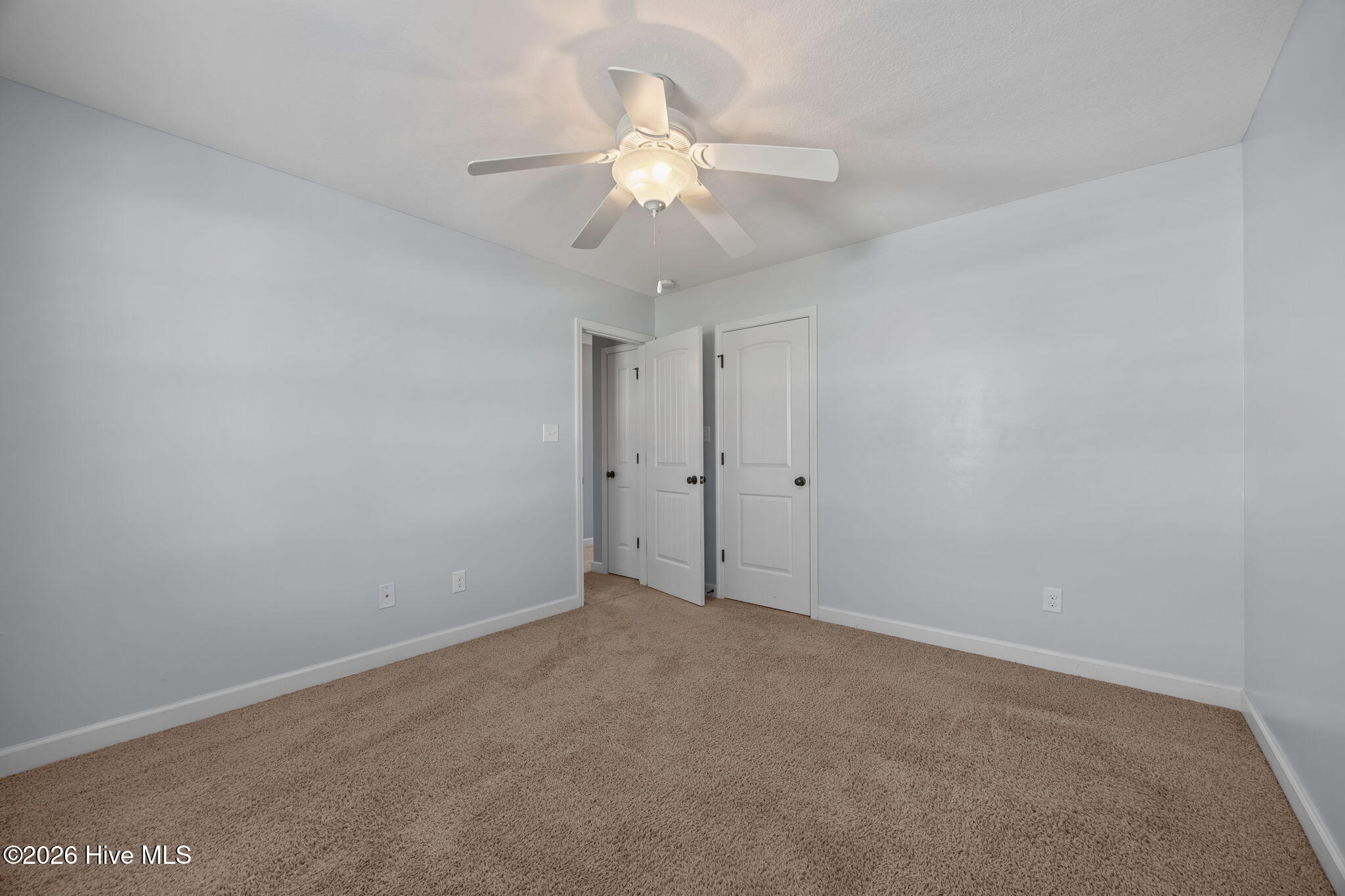 100560310 | Photo 35