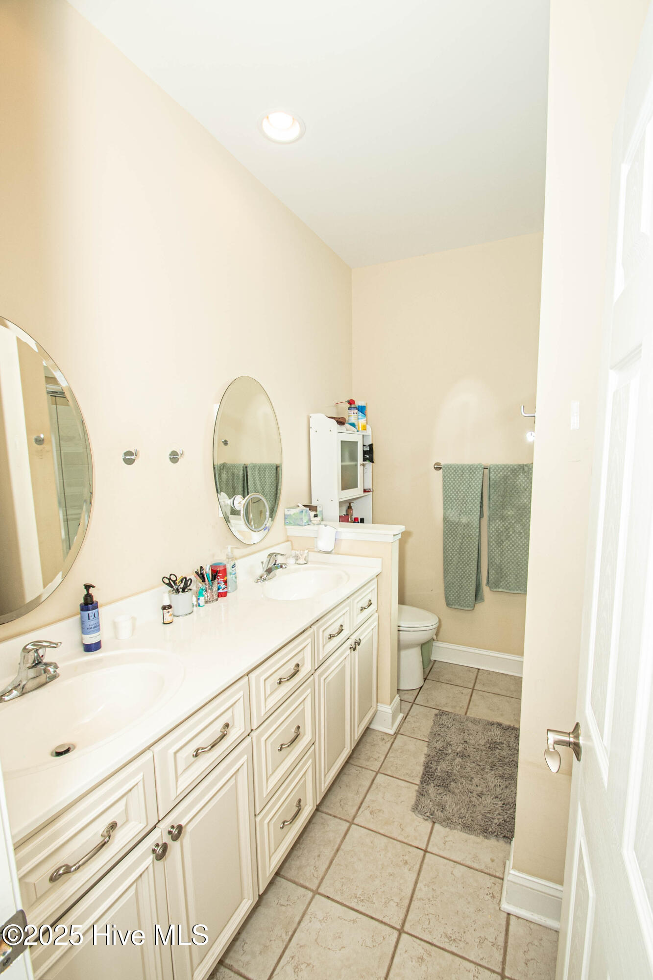 100544337 | Photo 32