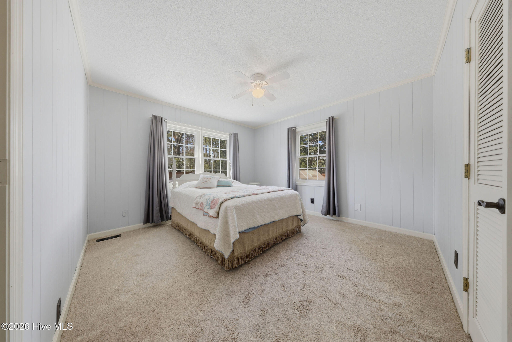 100557788 | Photo 40