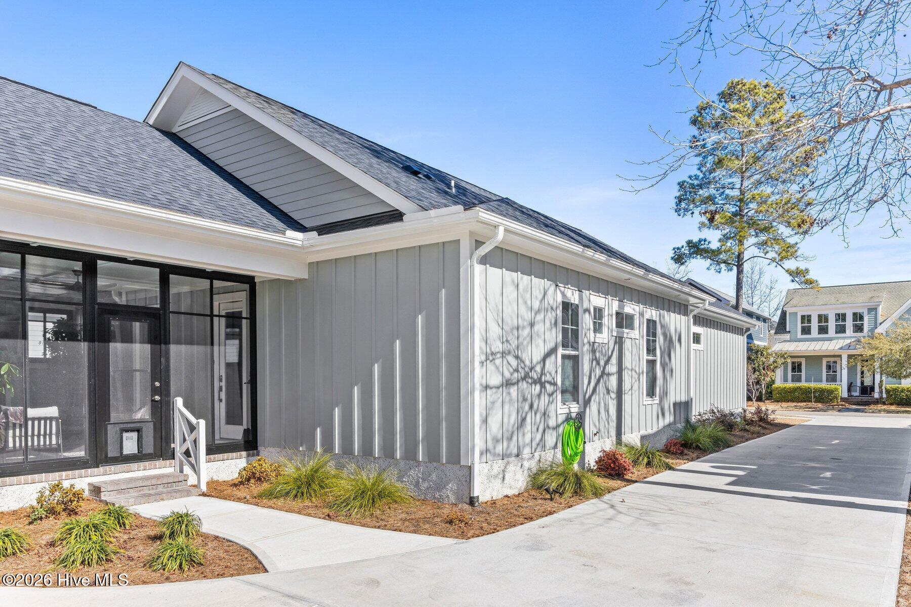 100553656 | Photo 38