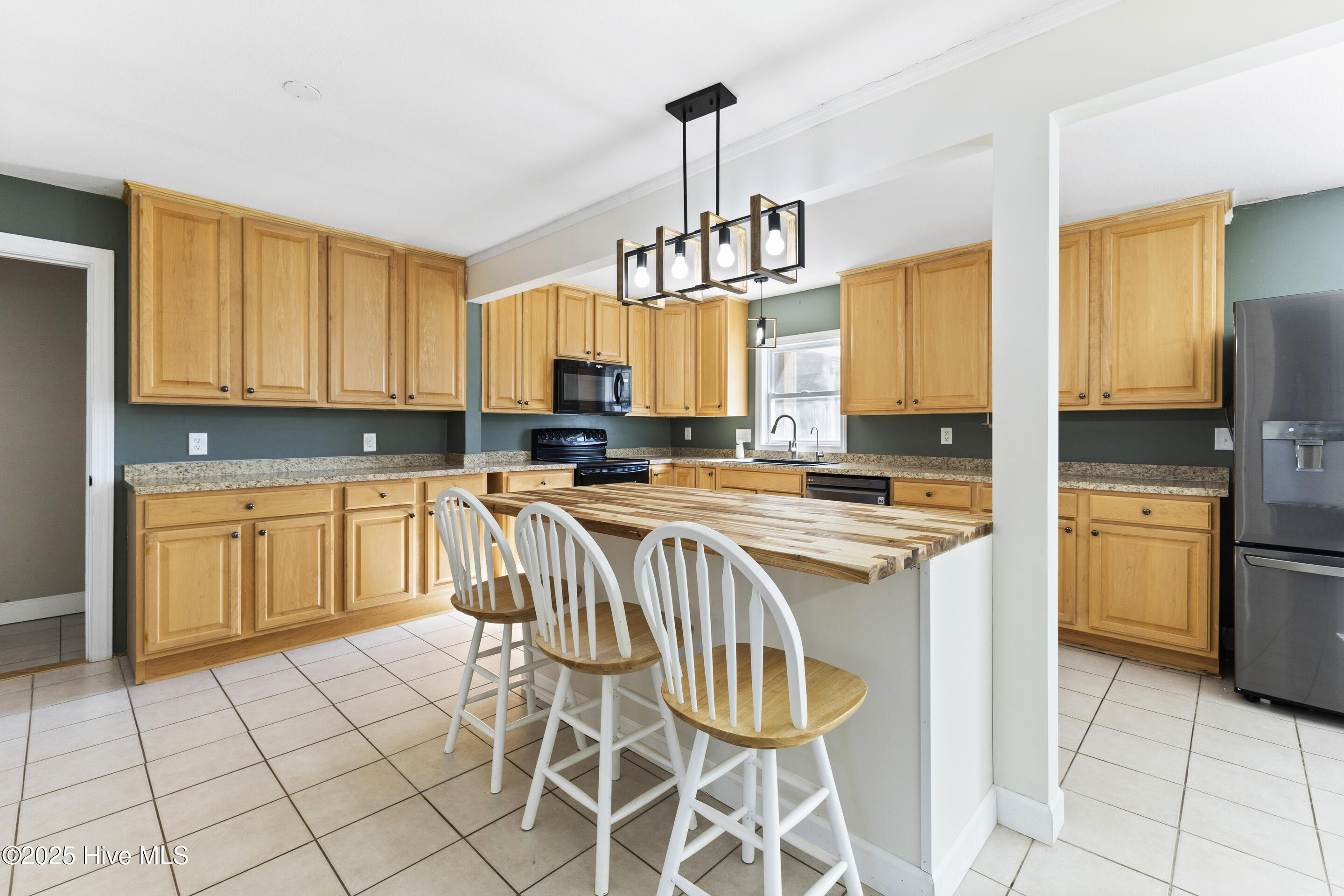 100484039 | Photo 13