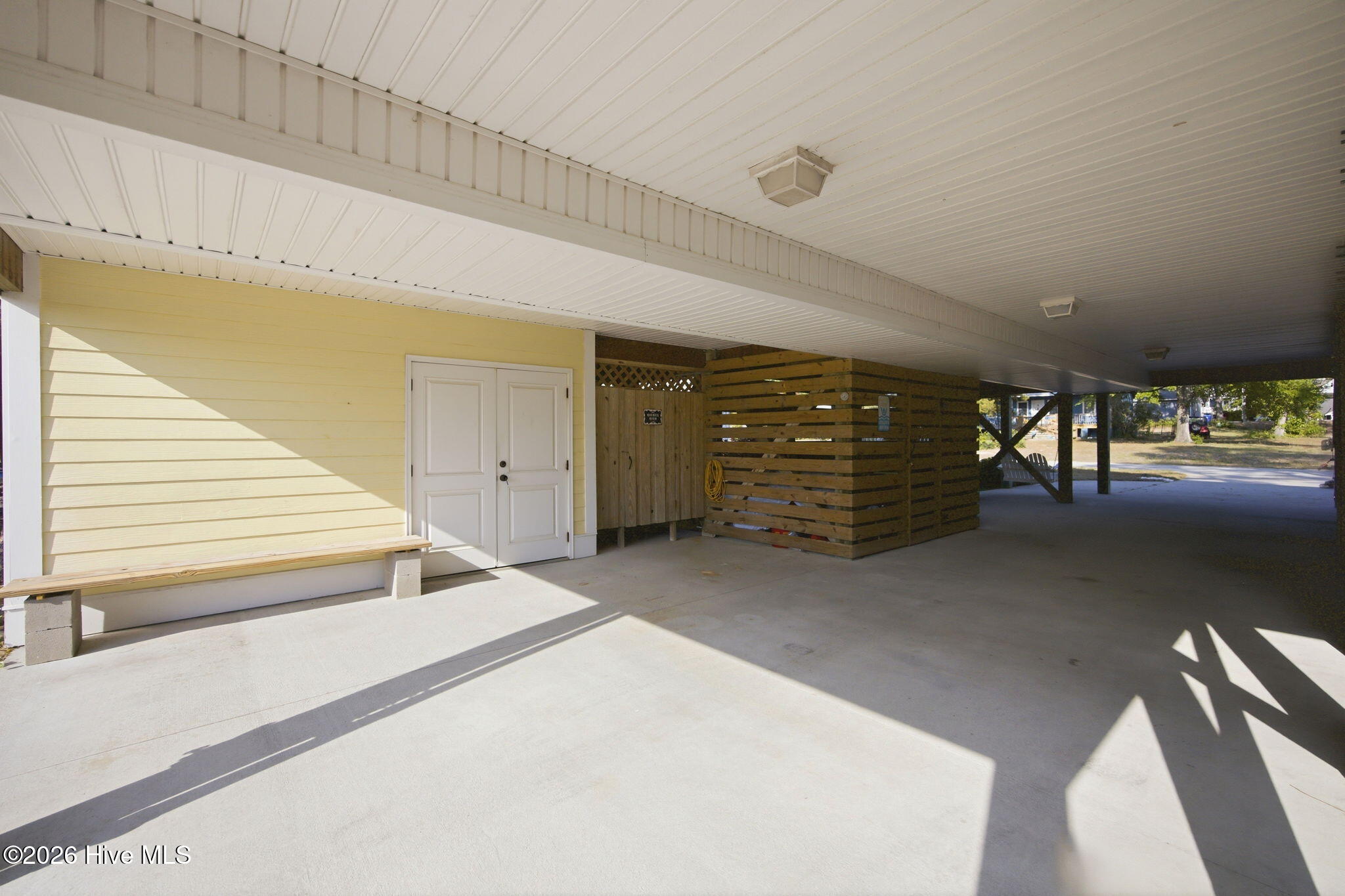 100569649 | Photo 36