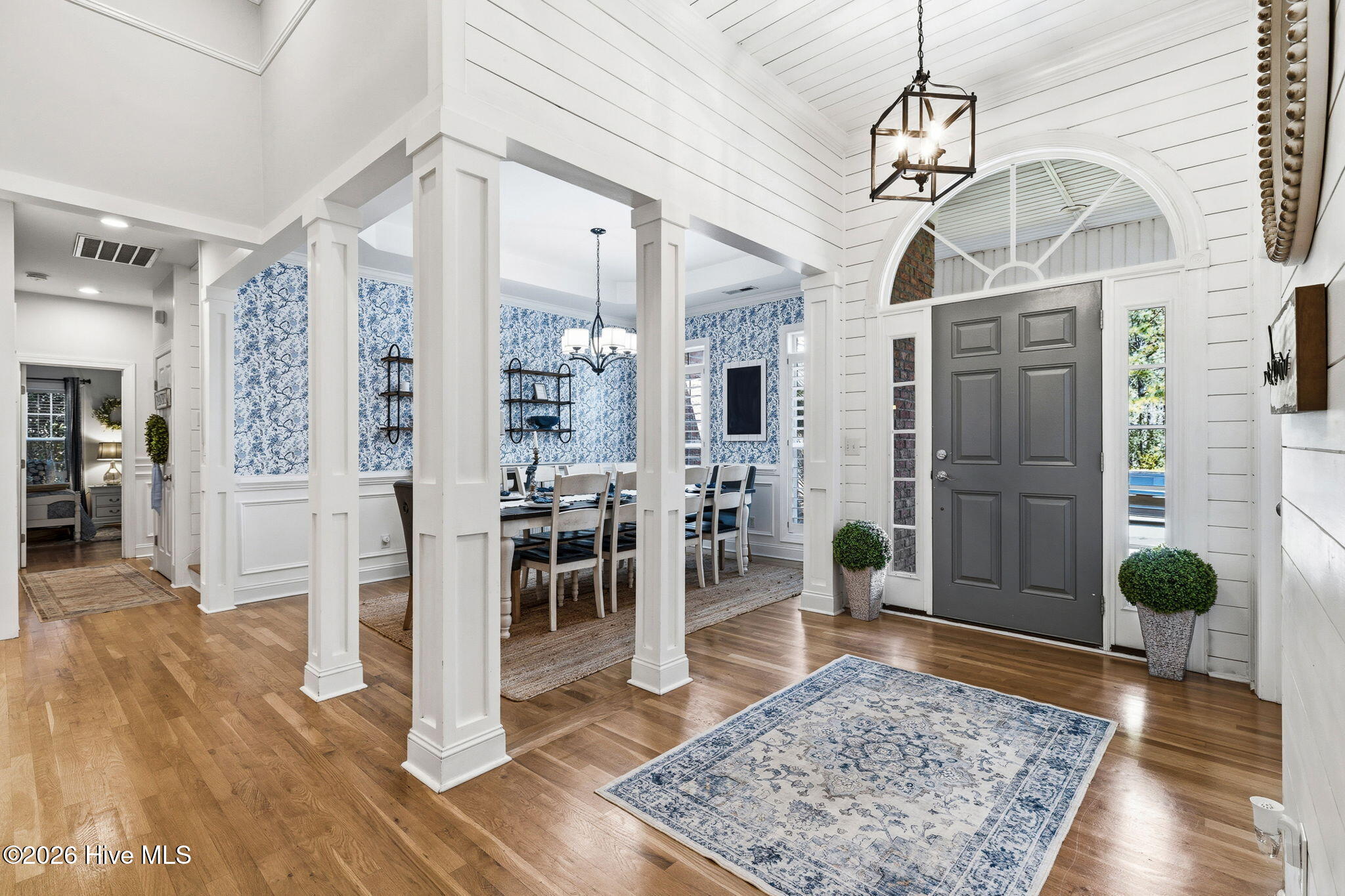 100561515 | Photo 12