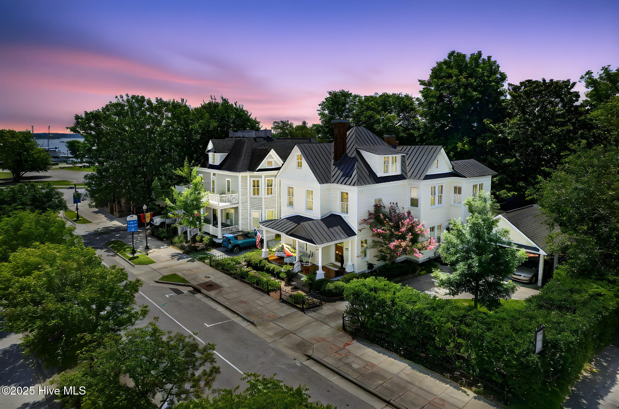 Homes for sale in New Bern, NC | 207 Broad St, New Bern, NC 28560 | MLS# 100521033