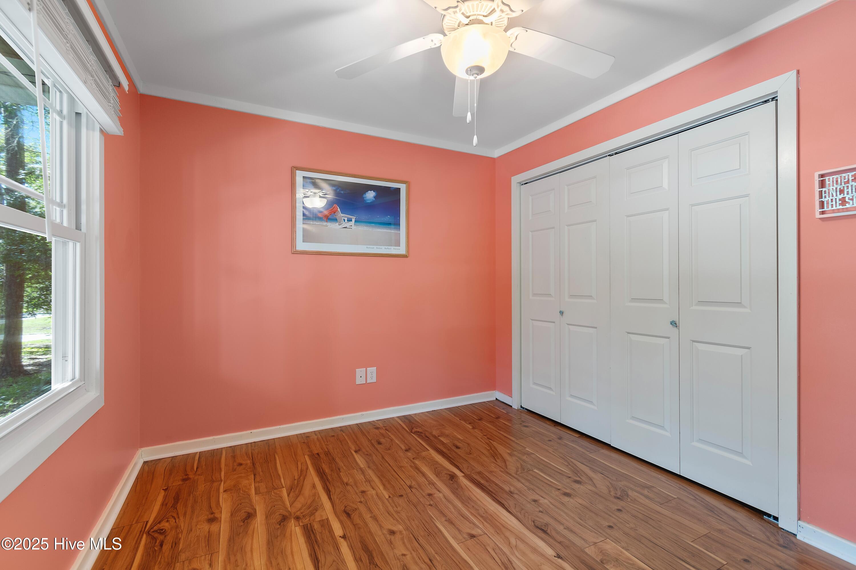 100537849 | Photo 27