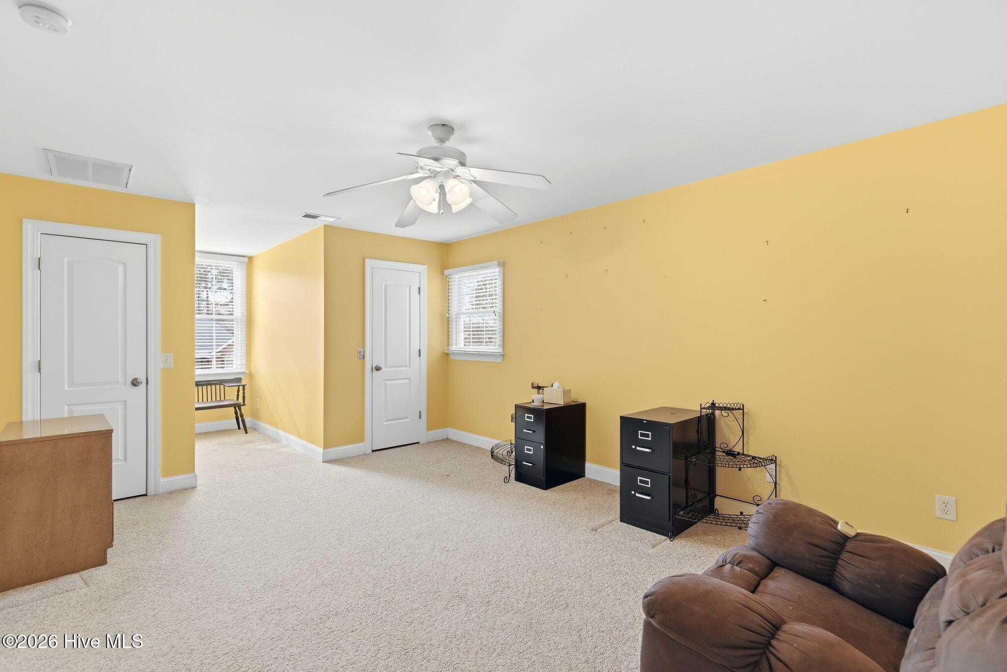 100561180 | Photo 60