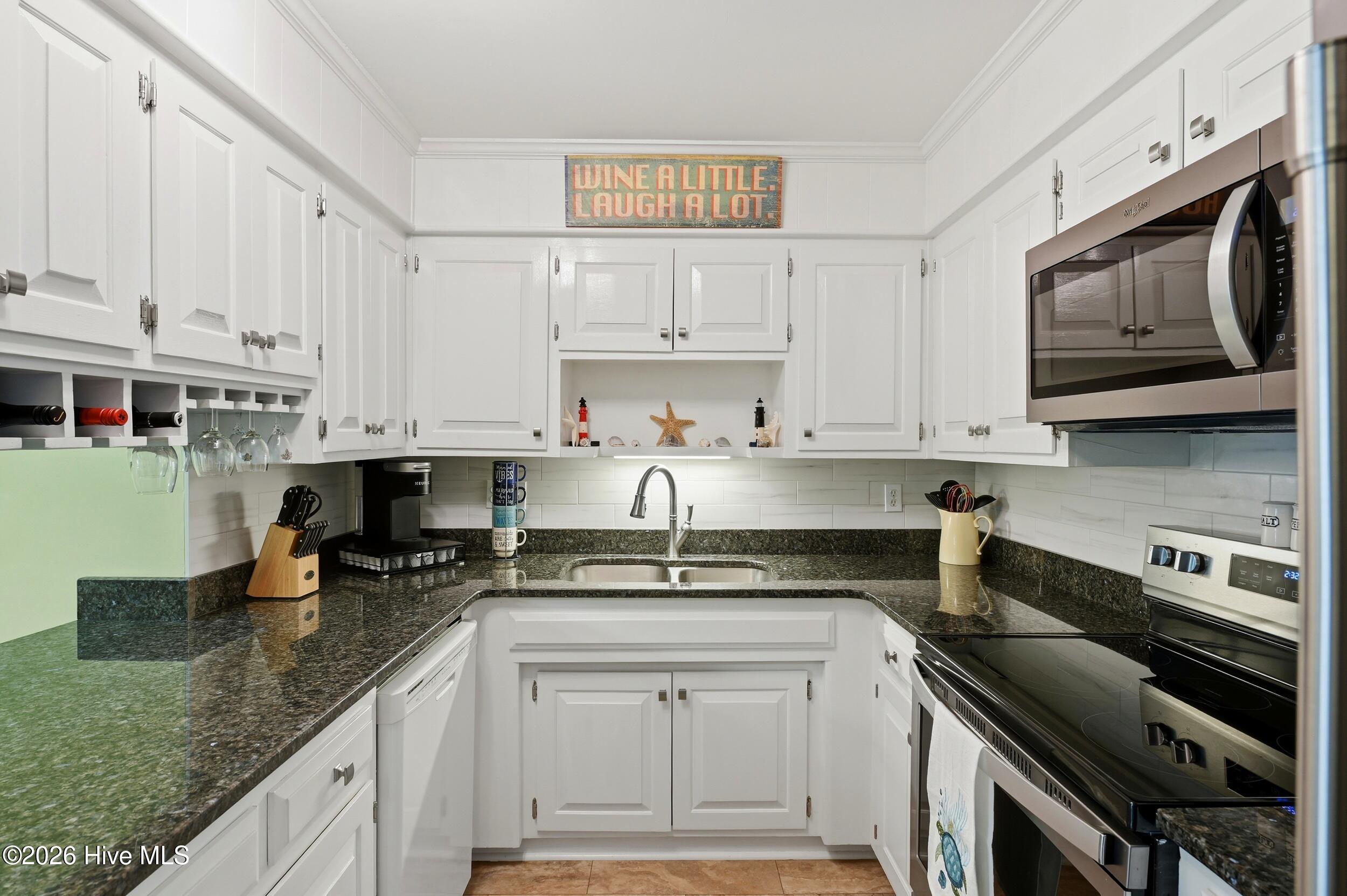 100563285 | Photo 31