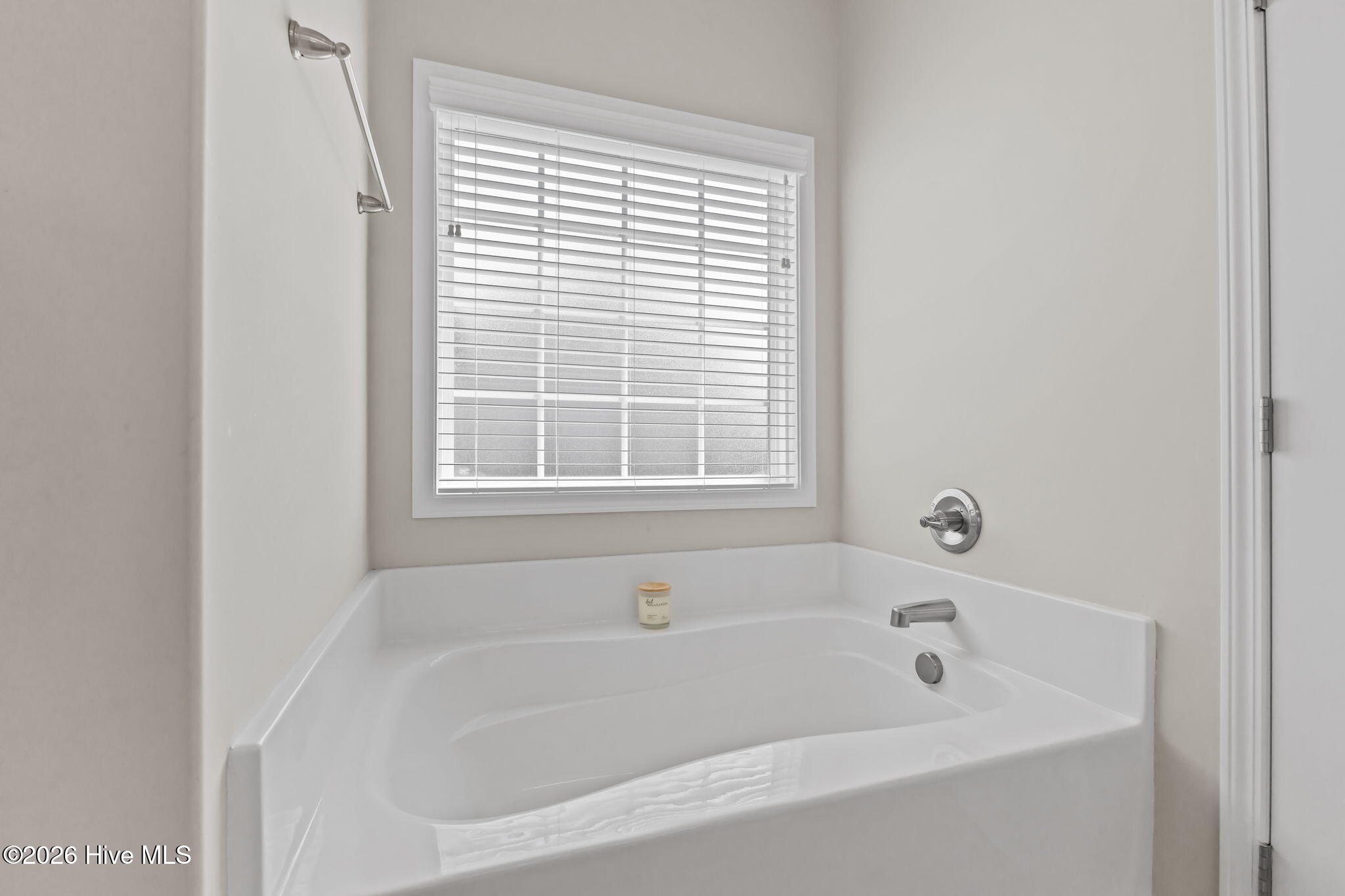 100569741 | Photo 22