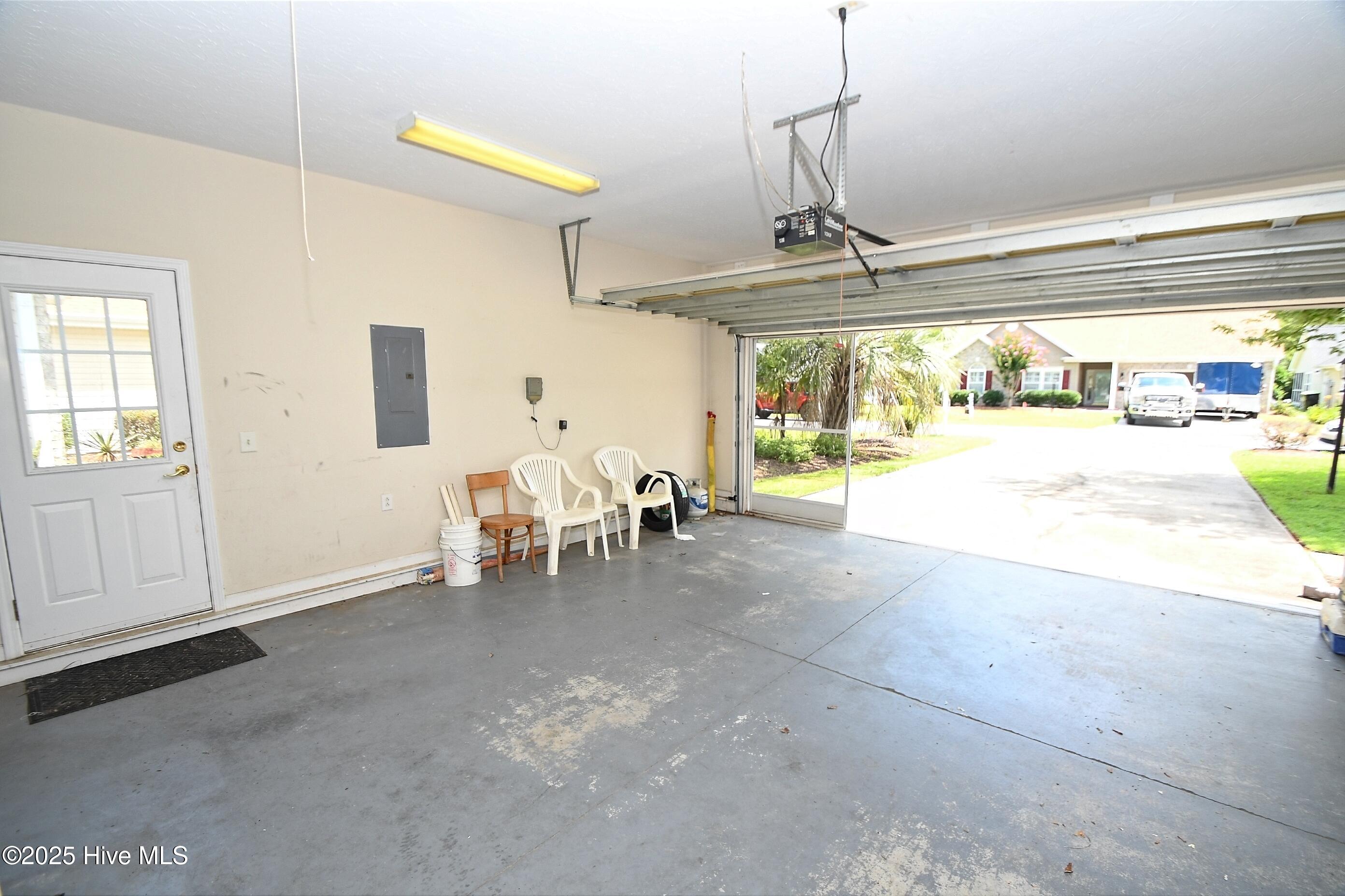 100546835 | Photo 17