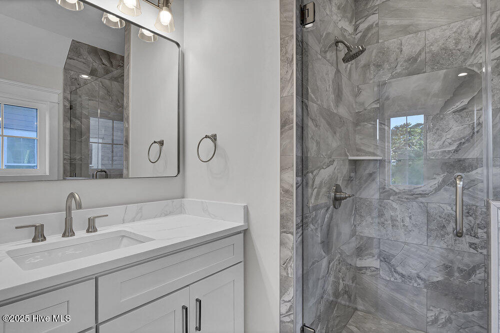 100507962 | Photo 28