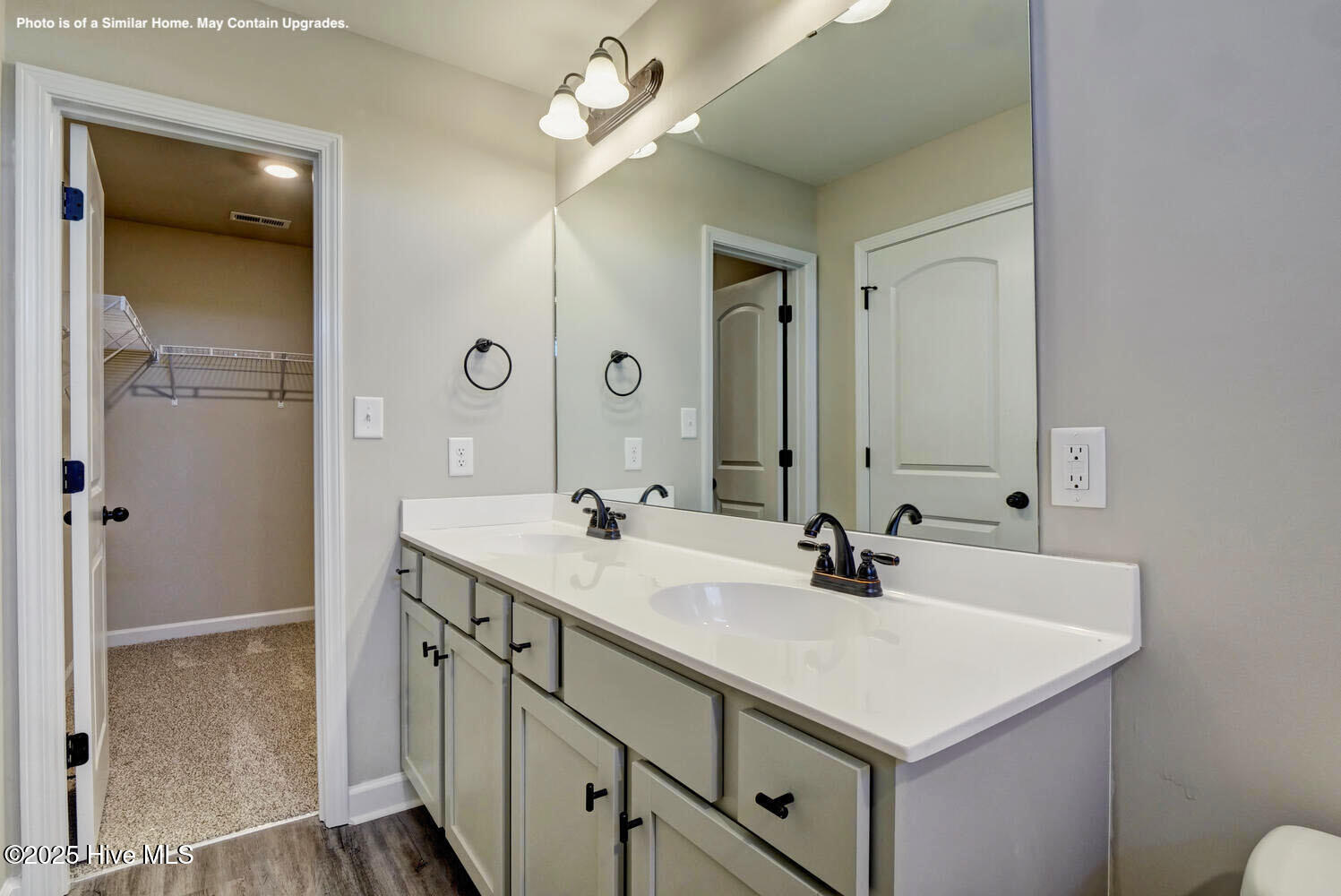 100537569 | Photo 22