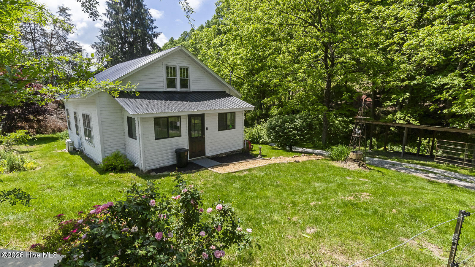 1740 Winding Stairs Road