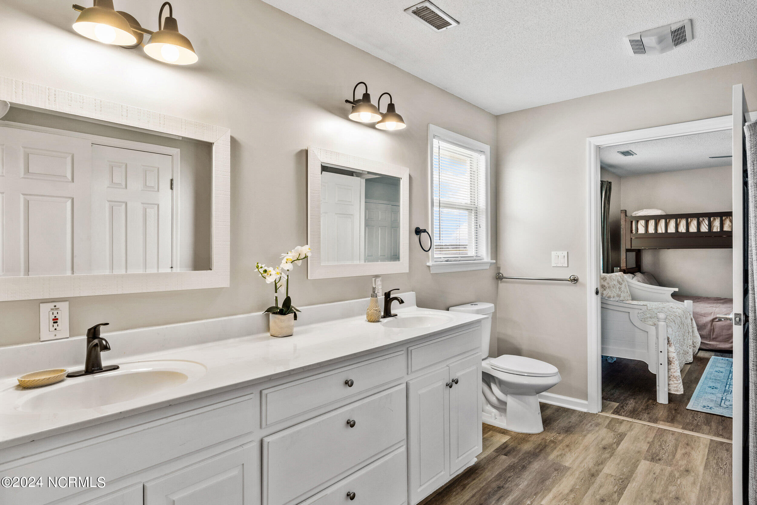 100539951 | Photo 27