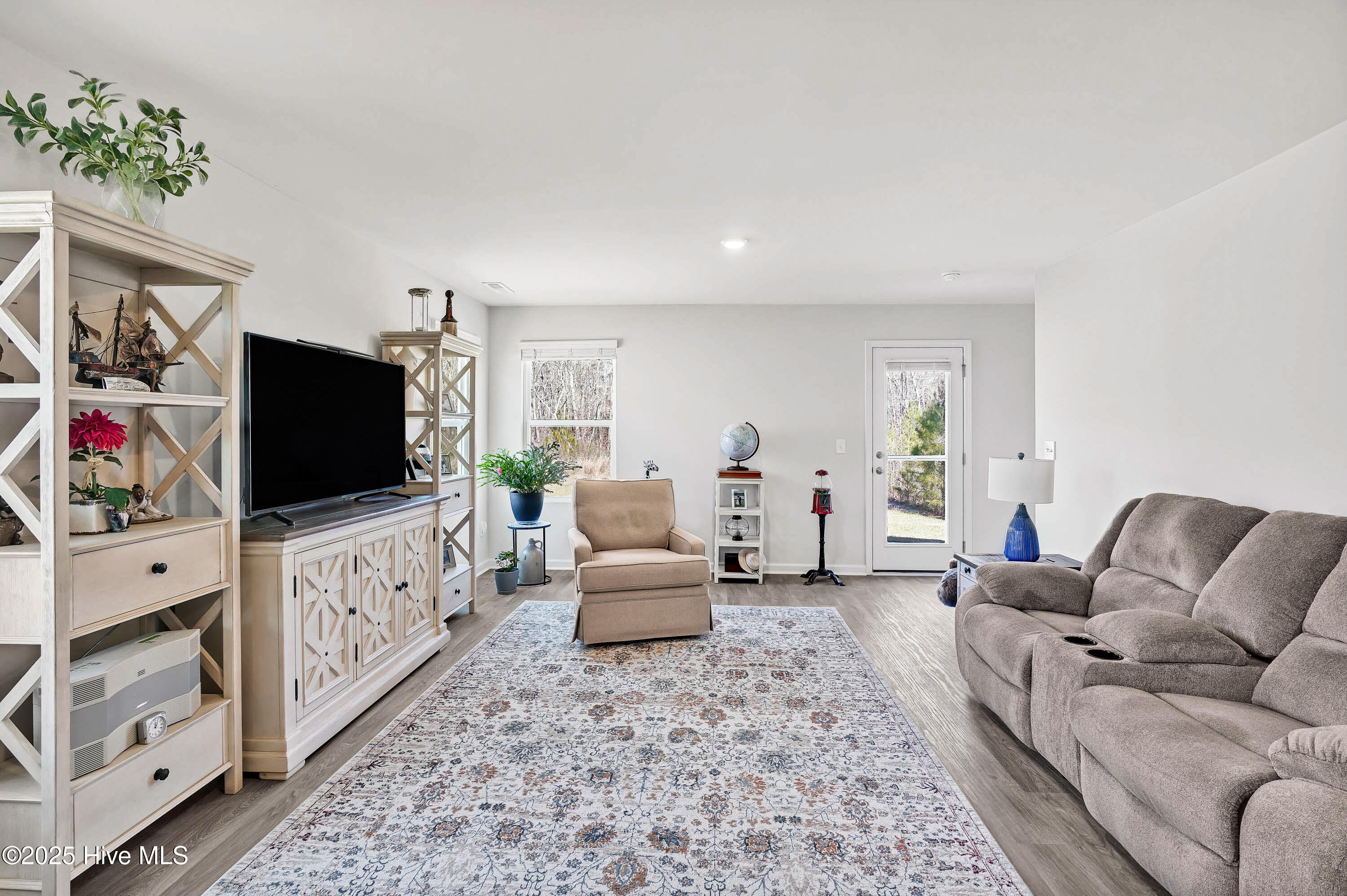 100557853 | Photo 11