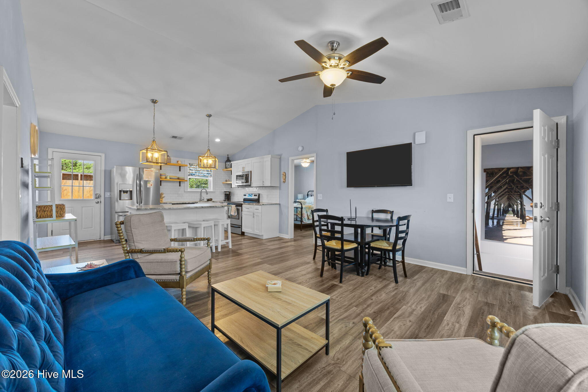 100551166 | Photo 14