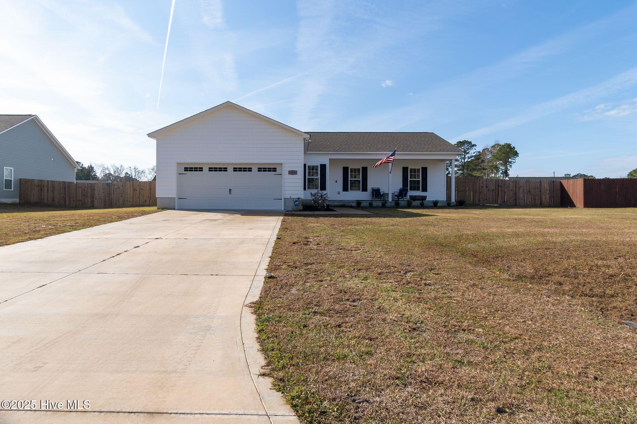 100543610 | Photo 37