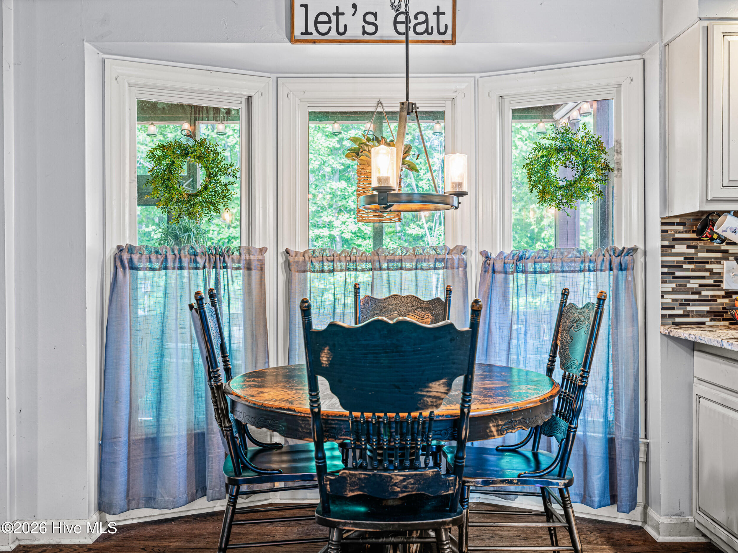 100570486 | Photo 21