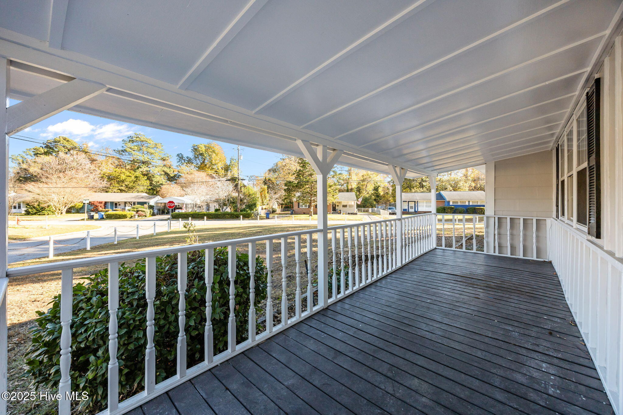 100543072 | Photo 42