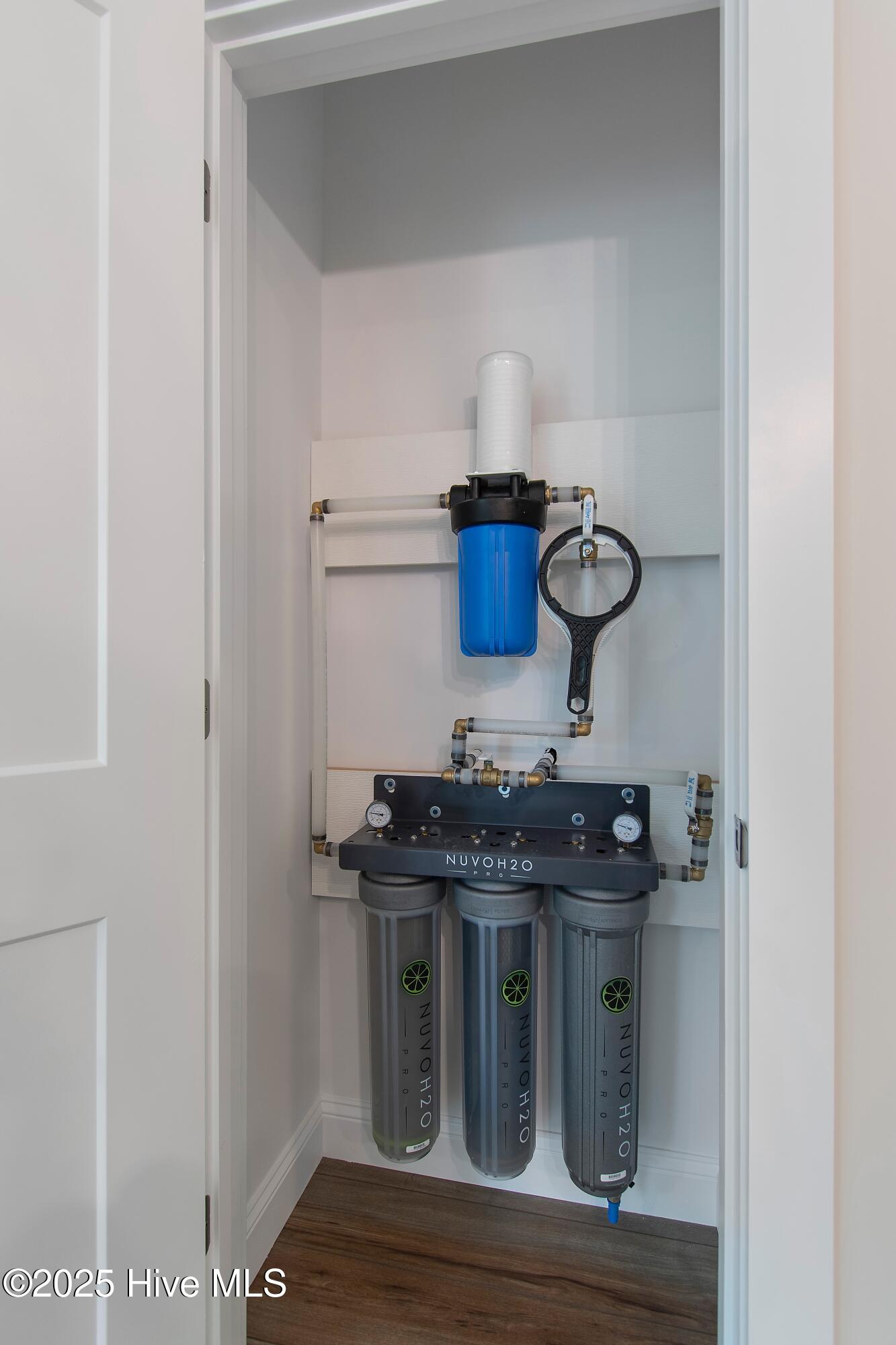 100548446 | Photo 27