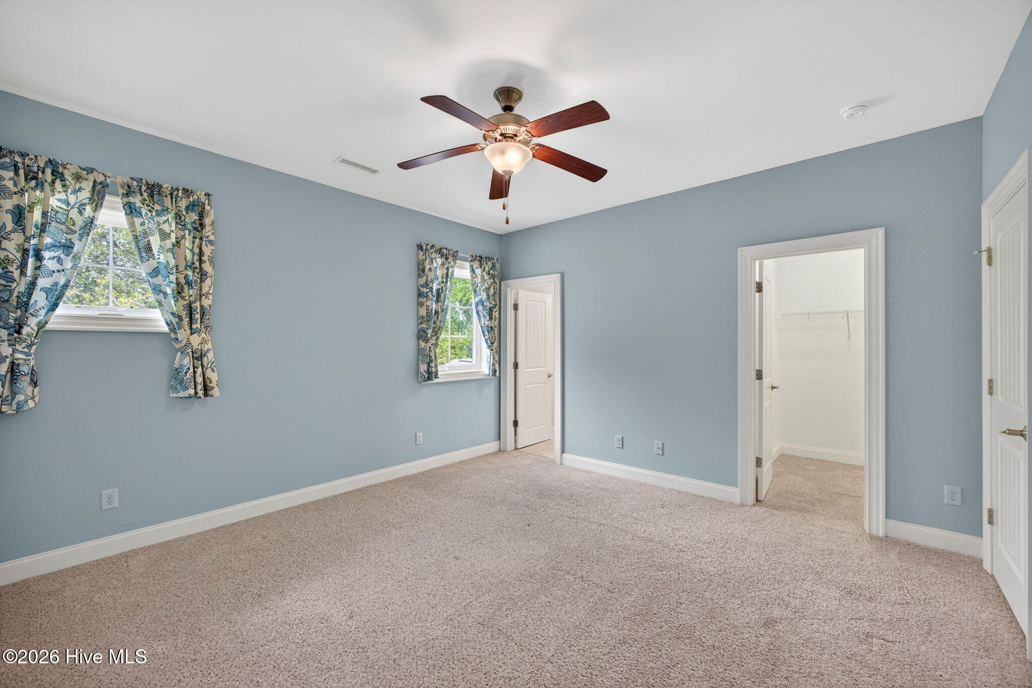 100566414 | Photo 63