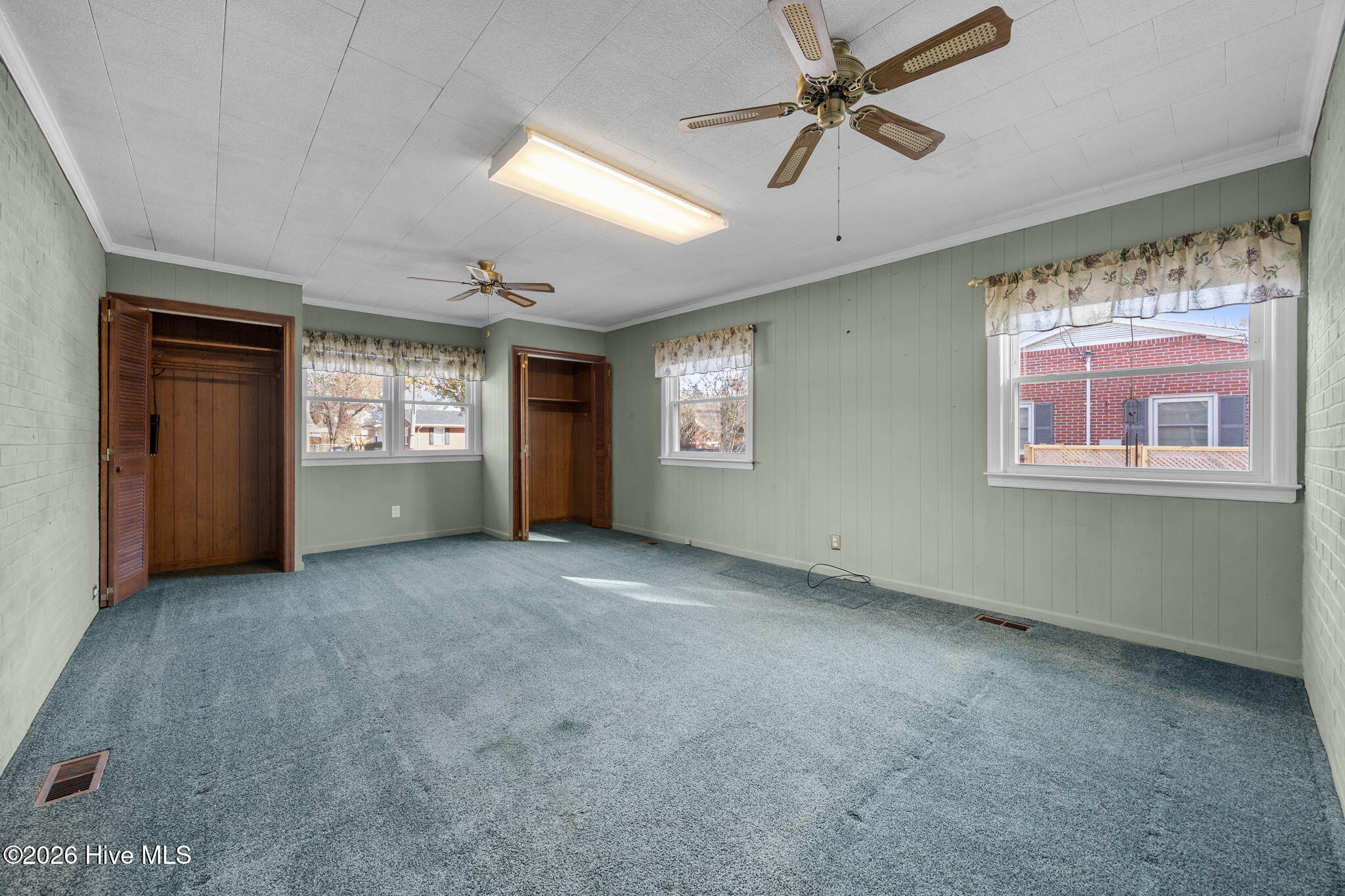 100547084 | Photo 38