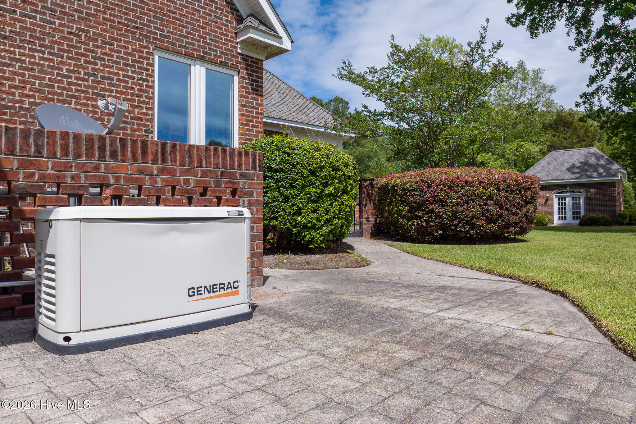 100570266 | Photo 73