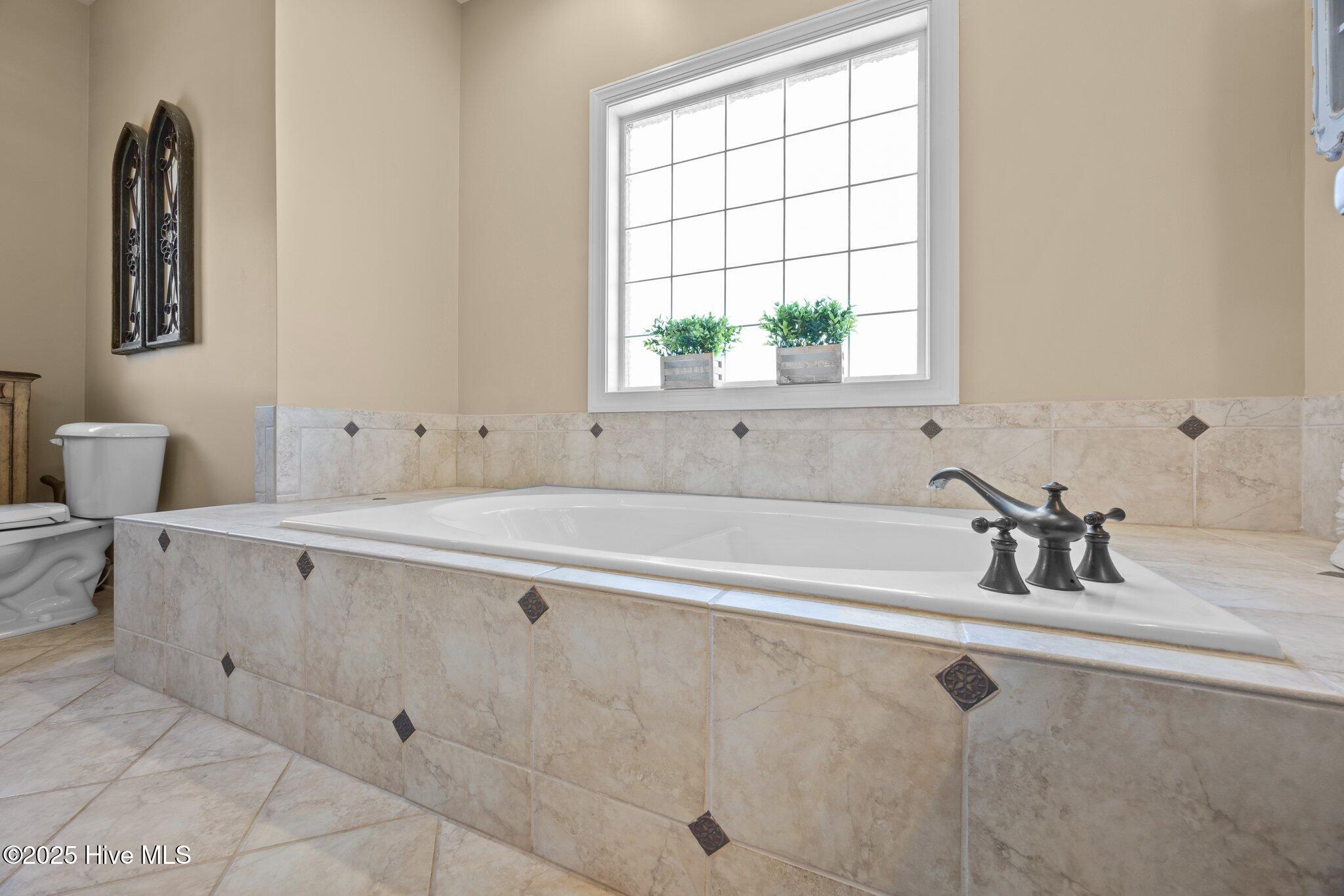 100517402 | Photo 54