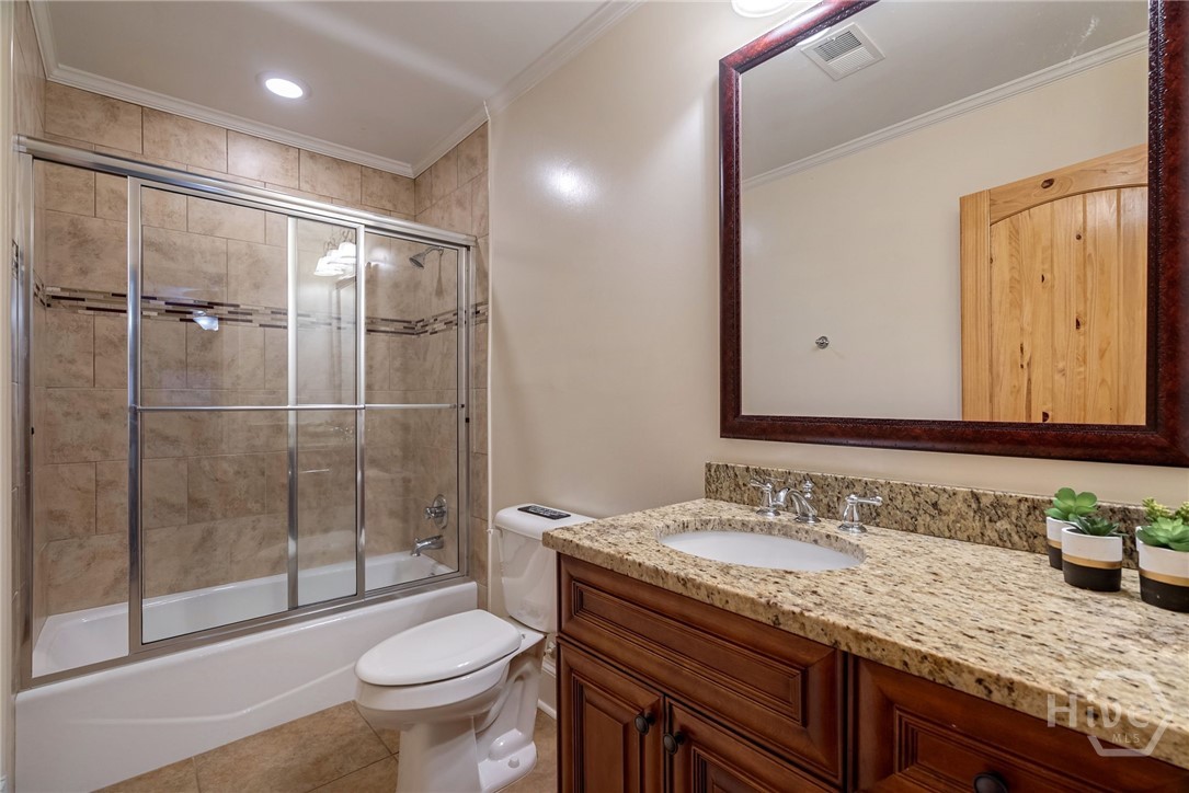 en suite bathroom