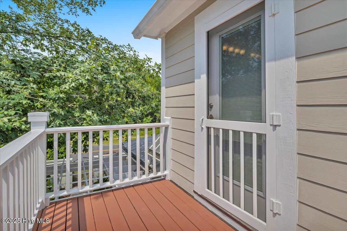 100516766 | Photo 34