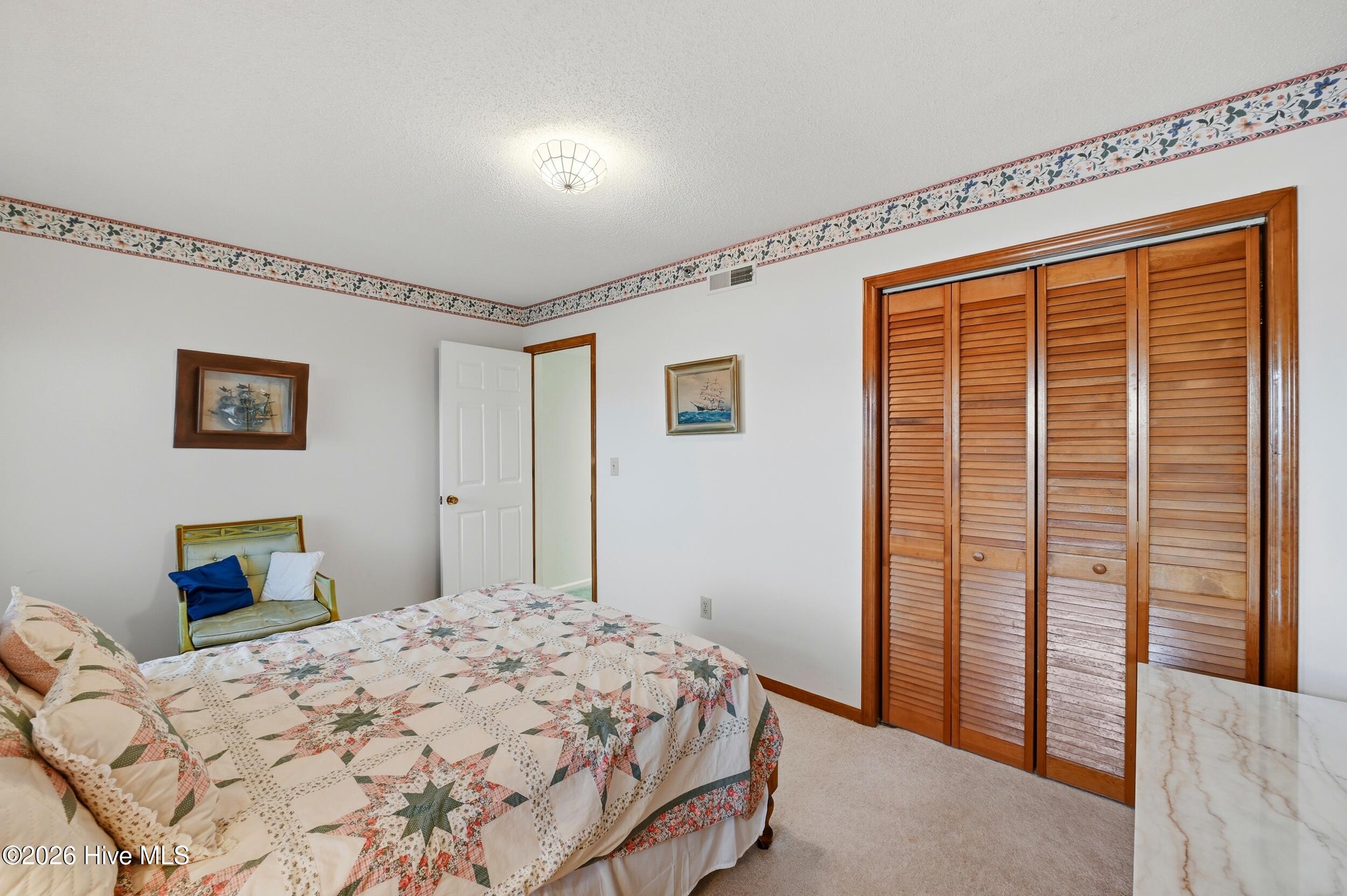 100563274 | Photo 16