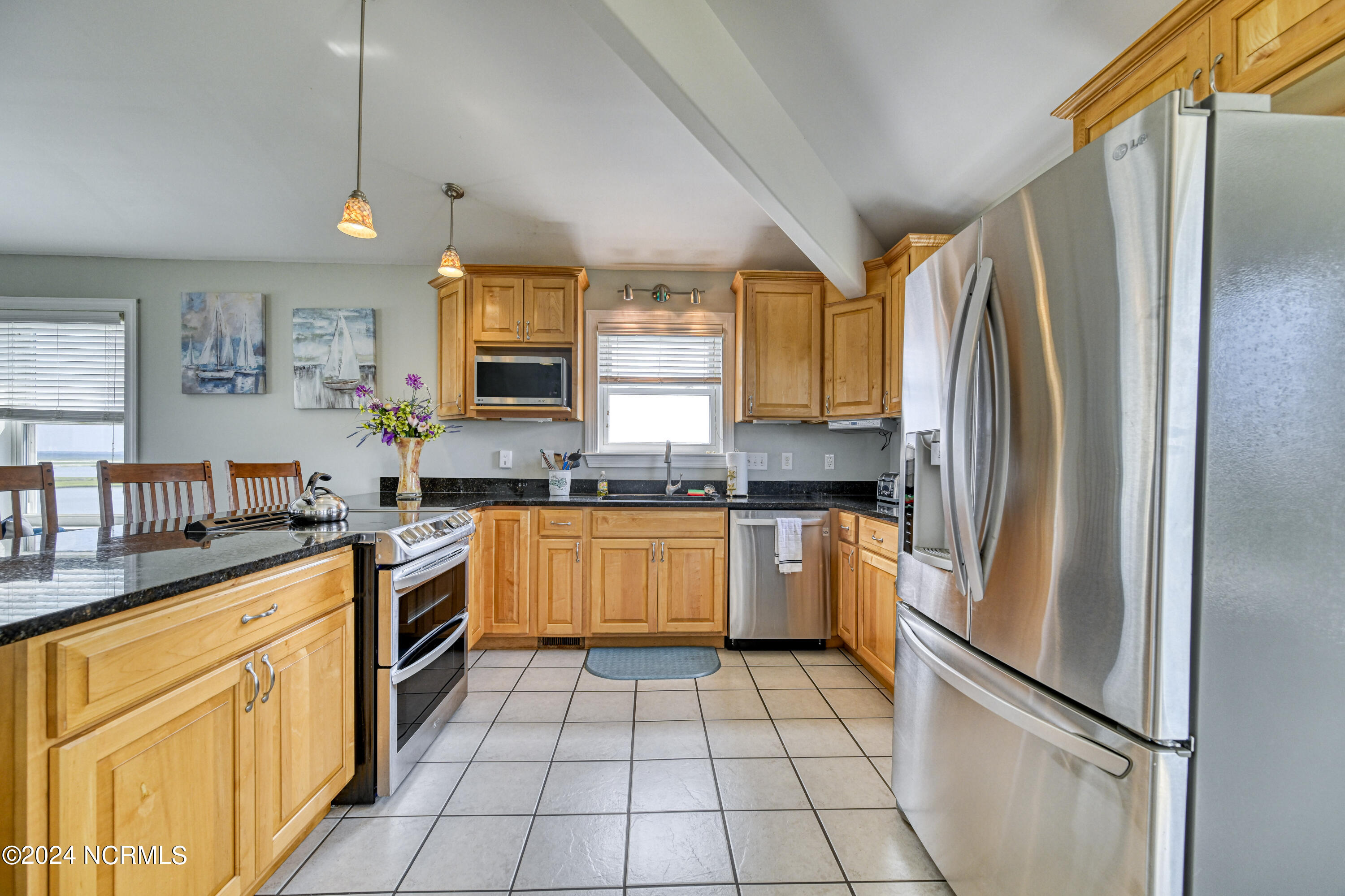 100533731 | Photo 13