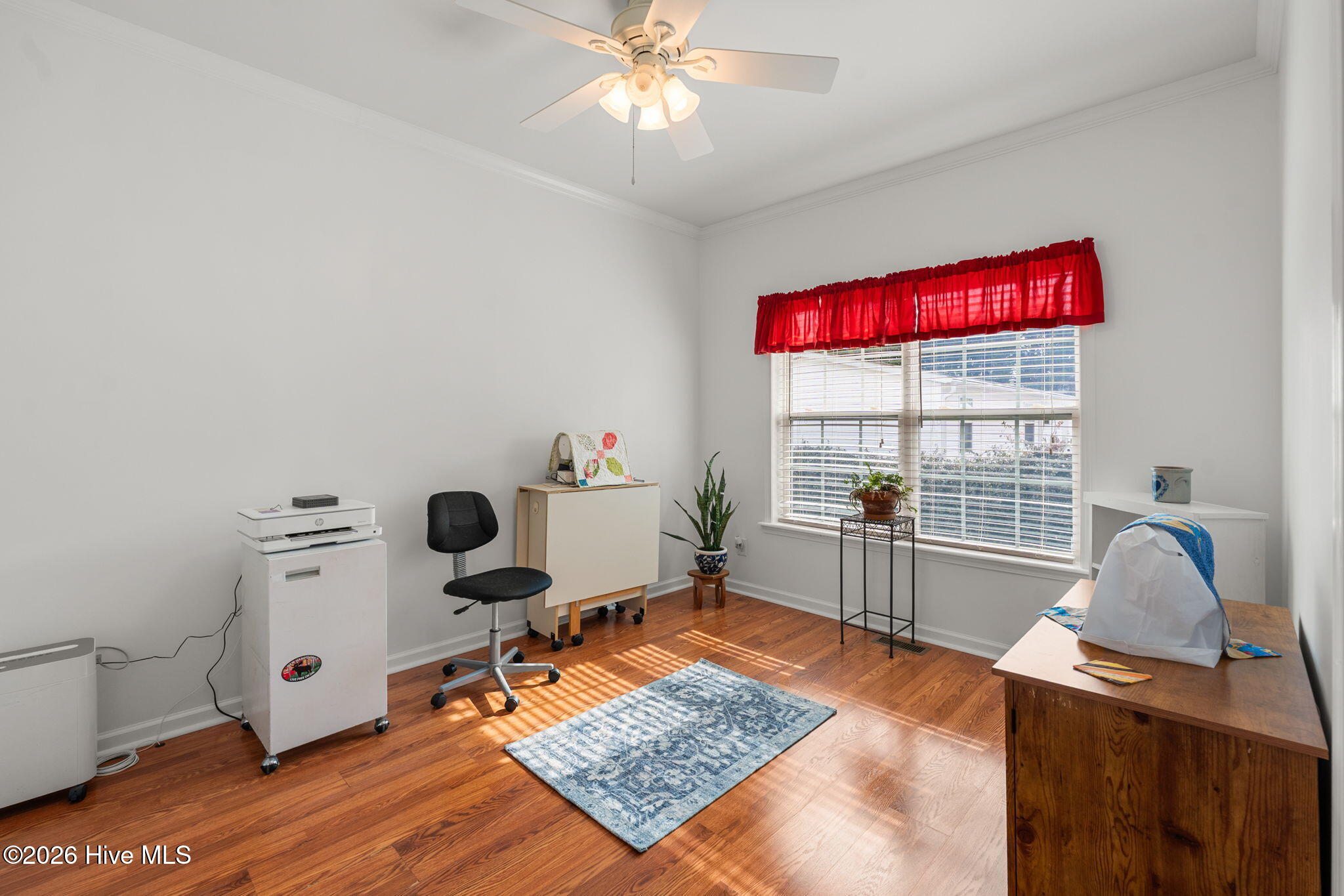 100555983 | Photo 32