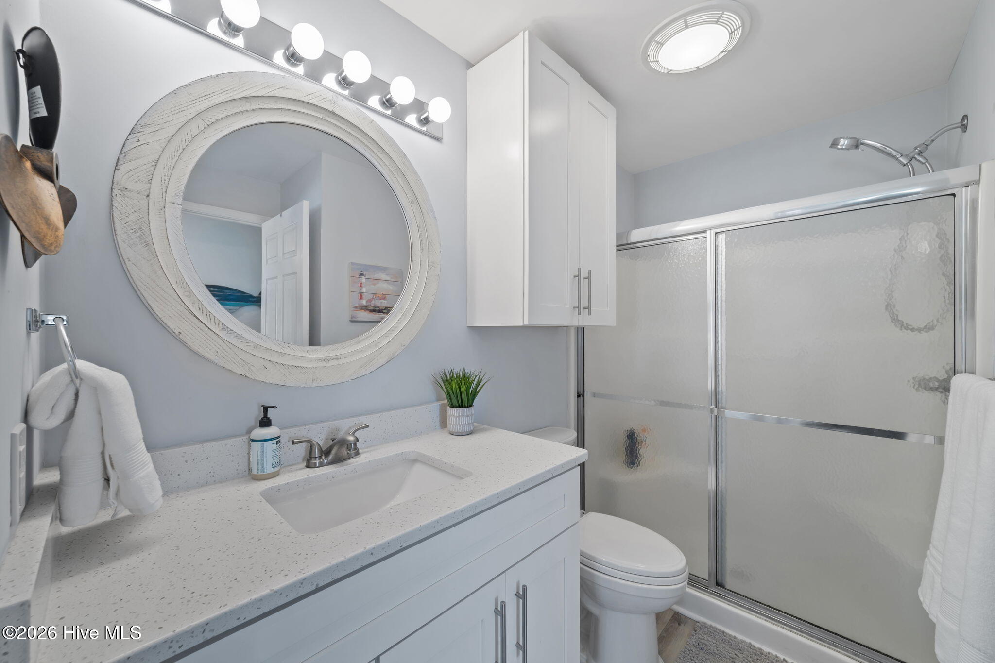 100561049 | Photo 13