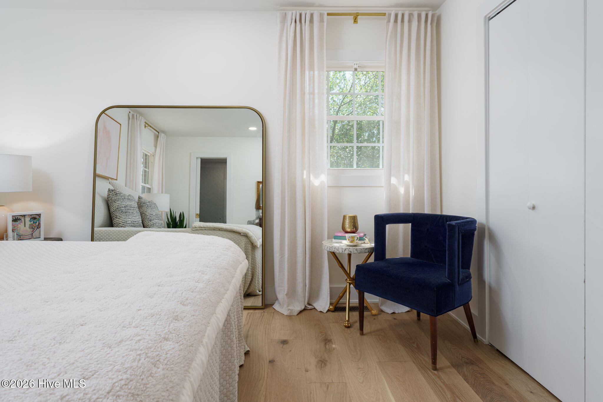 100561167 | Photo 23