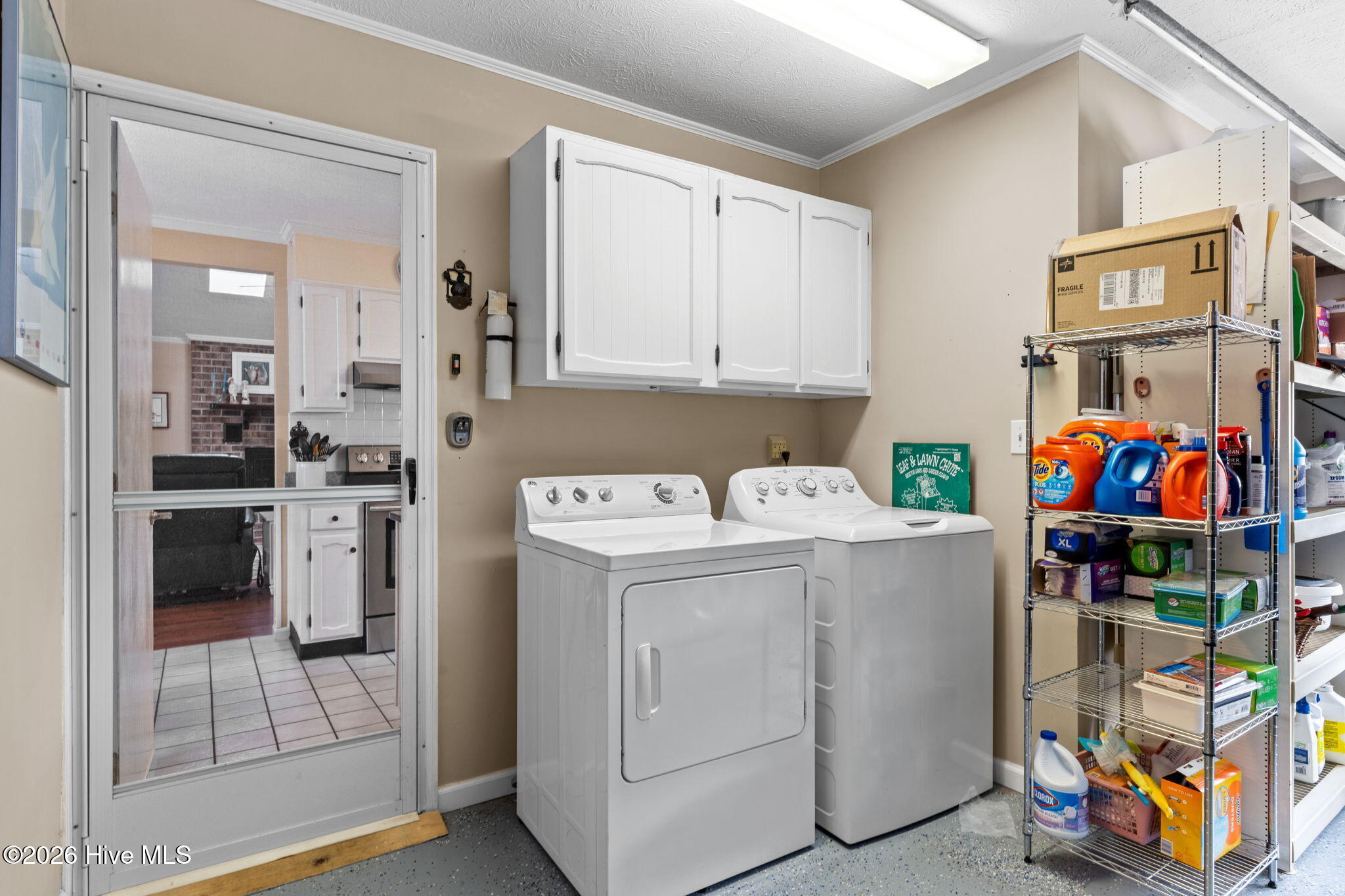 100564261 | Photo 39