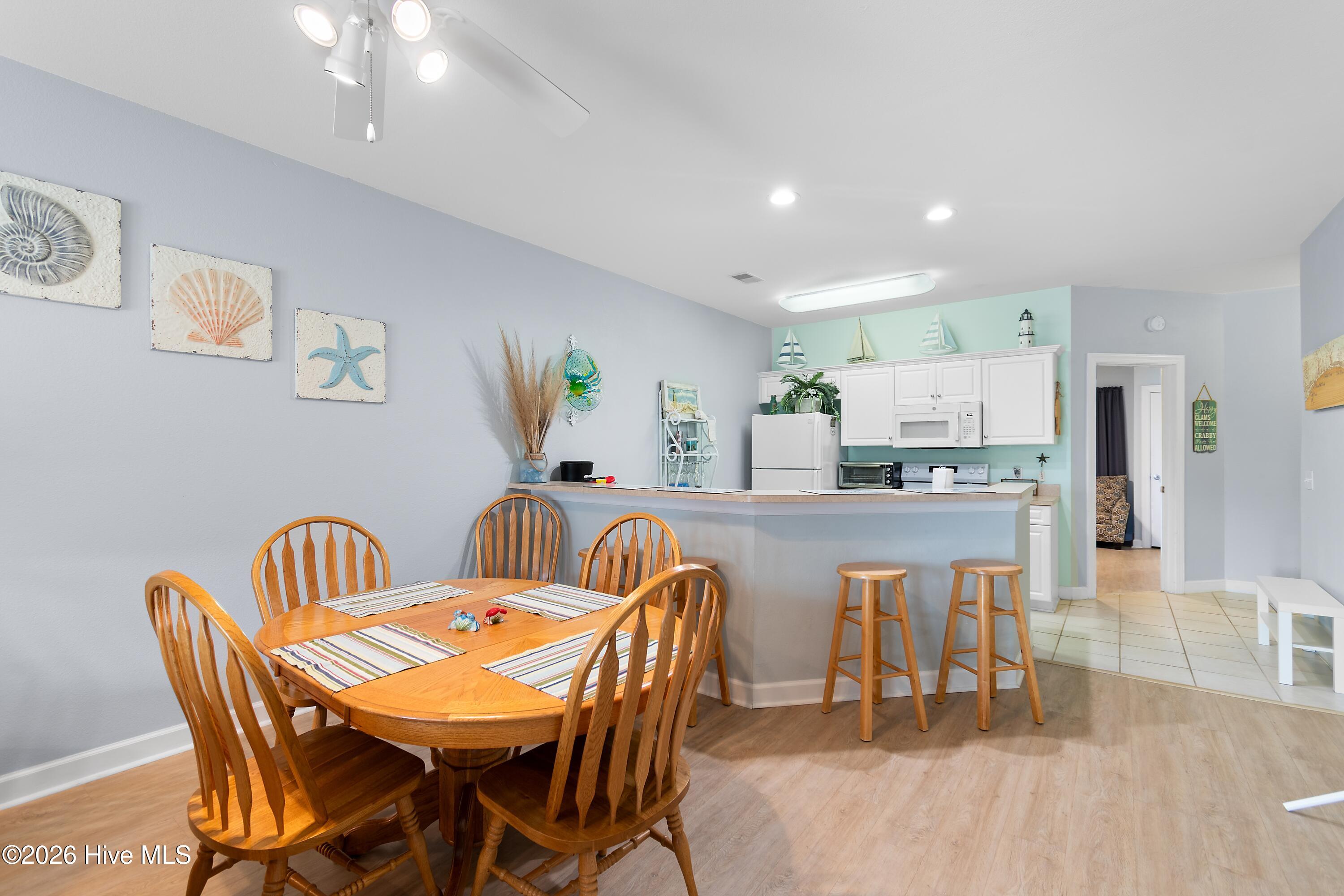 100562819 | Photo 15