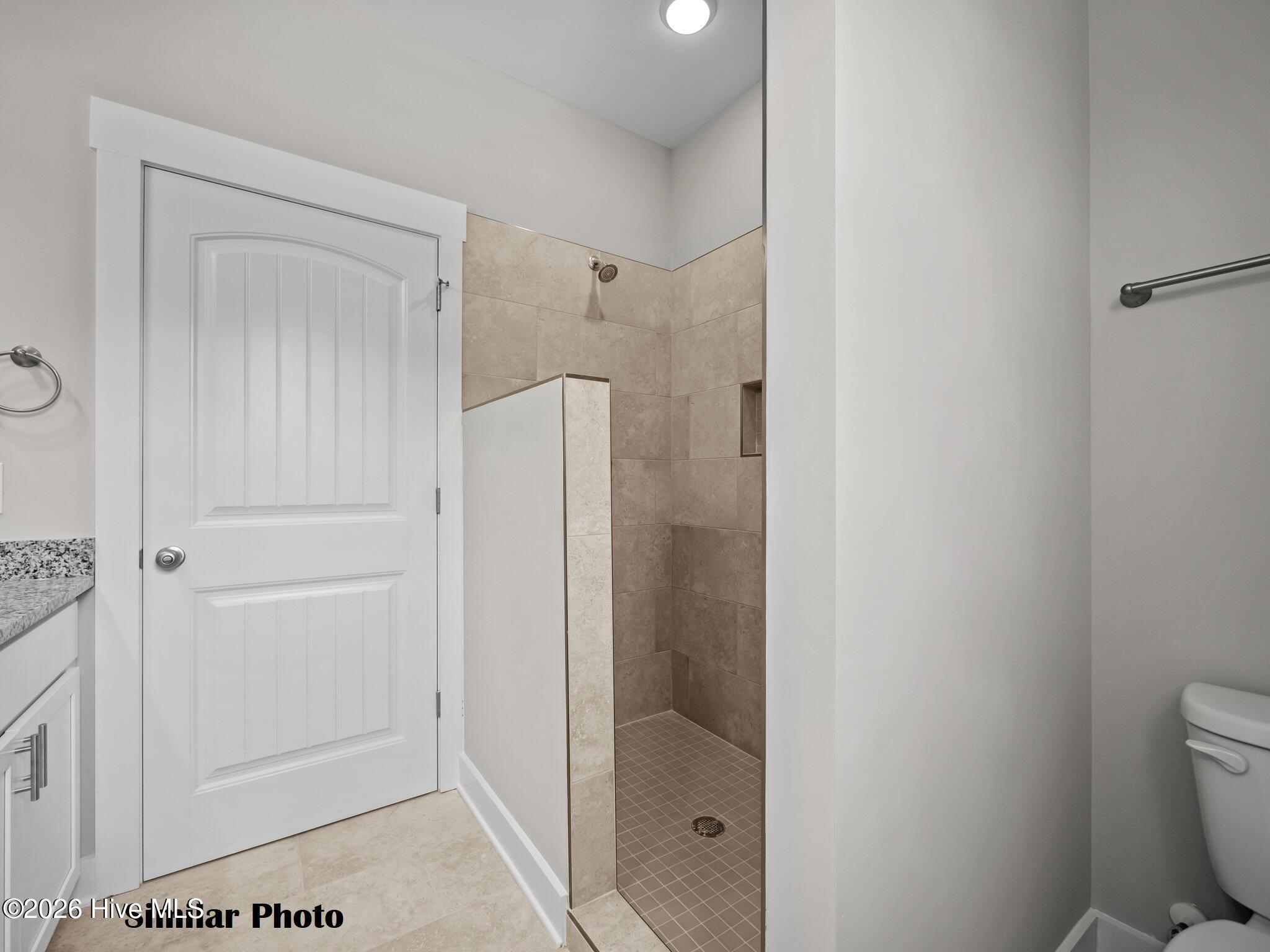 100549835 | Photo 29