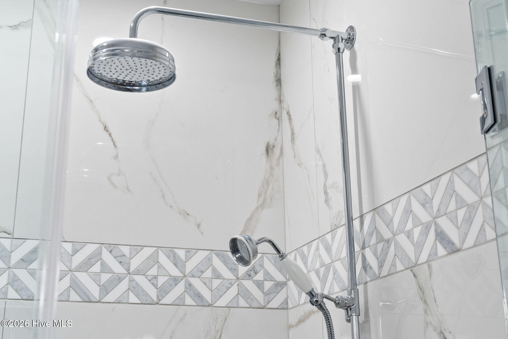 100550752 | Photo 14