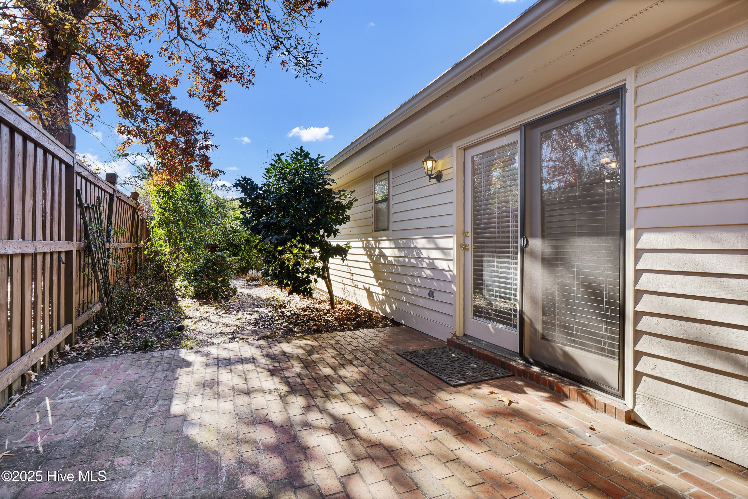 100545648 | Photo 25