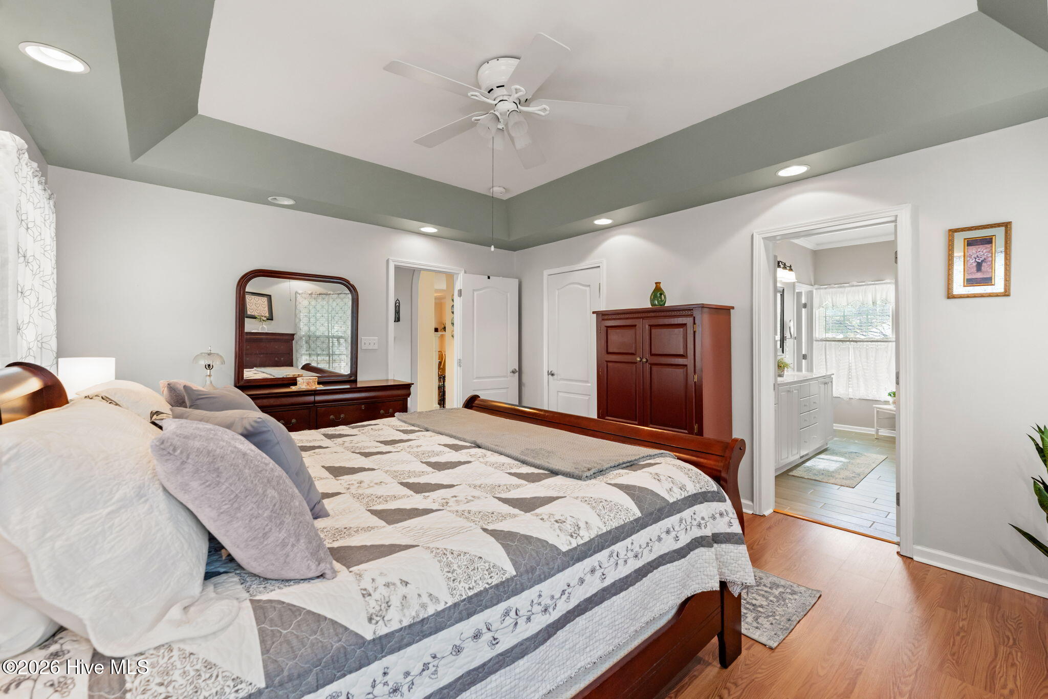 100555983 | Photo 27