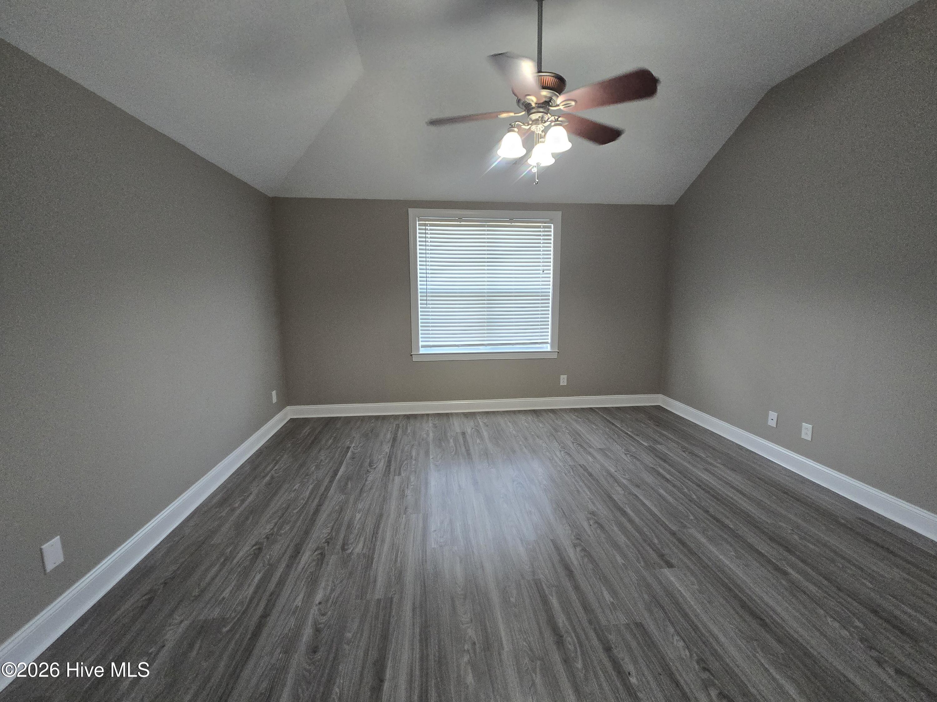 100565502 | Photo 20